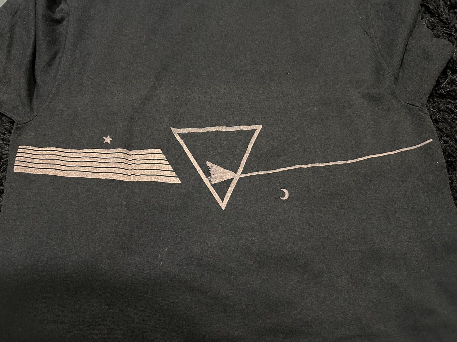 Pink Floyd Vintage 1980’s Pink Floyd Prism Band Tour TShirt Size US L / EU 52-54 / 3 - 5 Thumbnail