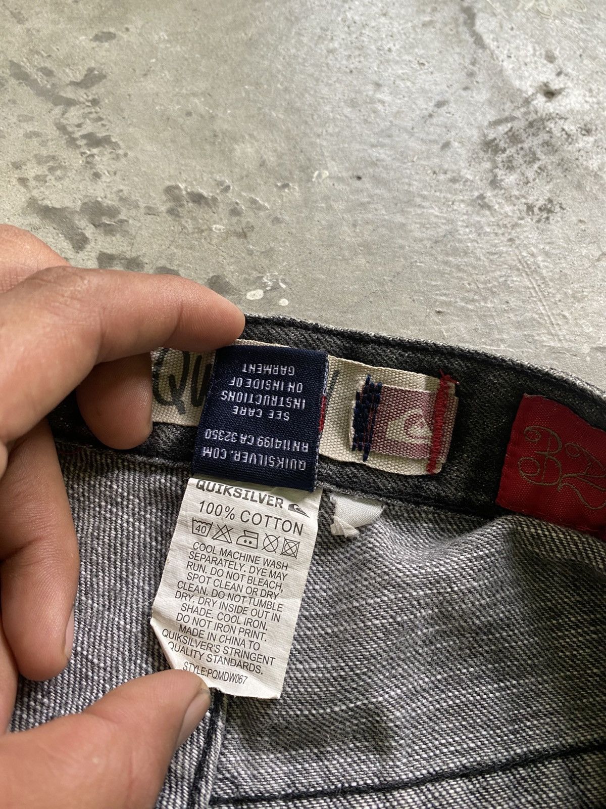 Quiksilver × Vintage Vintage Quiksilver Emberoidery Spellout Denim Short Pants Size US 33 - 10 Thumbnail