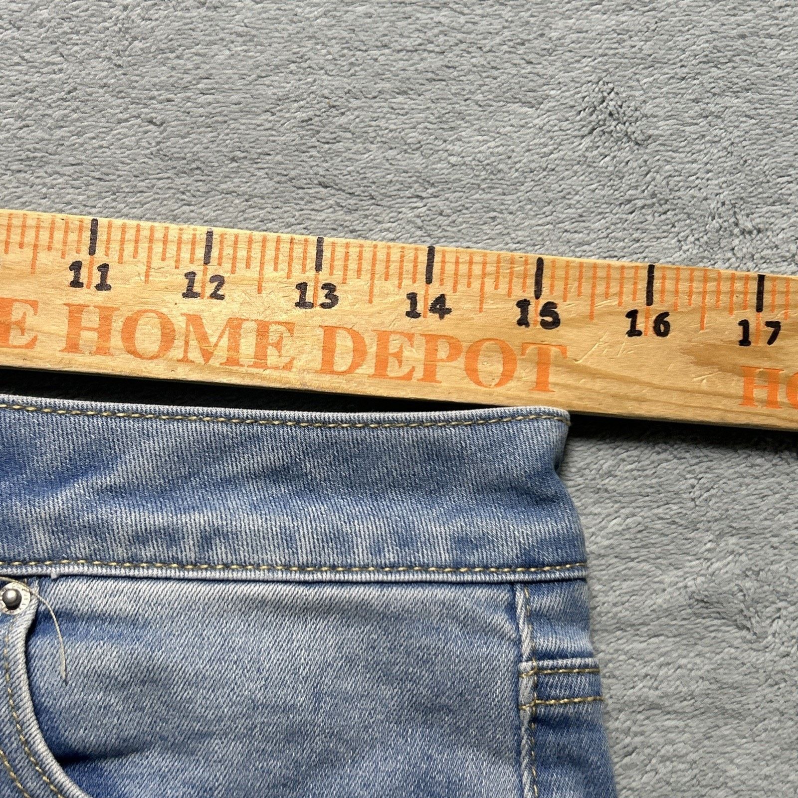 Levi's Beyond Baggy Dojo Flare Jeans Womens 31x27 Raw Hems Hamilton Size 31" - 13 Thumbnail