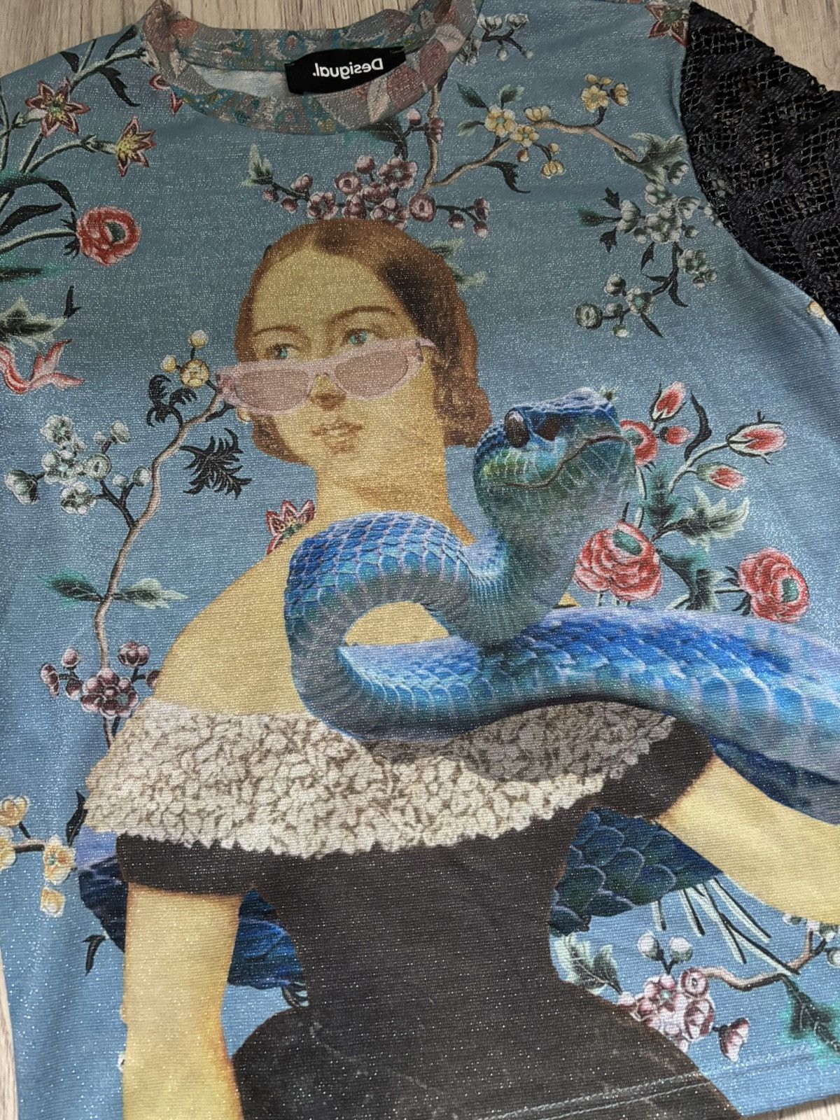 Desigual Desigual Filipa Glossy Art Collage Print Tshirt Size XS / US 0-2 / IT 36-38 - 8 Thumbnail
