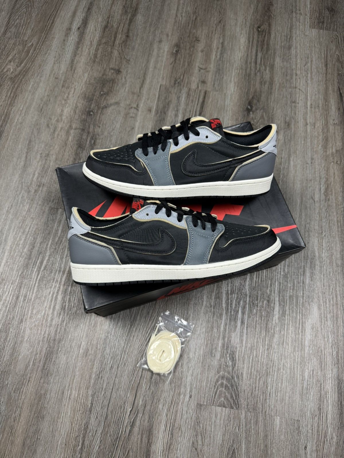 Jordan Brand Jordan 1 Retro Low OG EX Dark Smoke Gray 2022 Size 11 Size US 11 / EU 44 - 1 Thumbnail