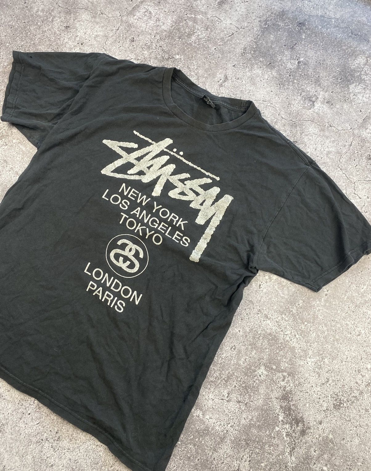 Stussy × Vintage Vintage Stussy Distressed faded black oversized Y2K t-shirt Size US L / EU 52-54 / 3 - 2 Thumbnail
