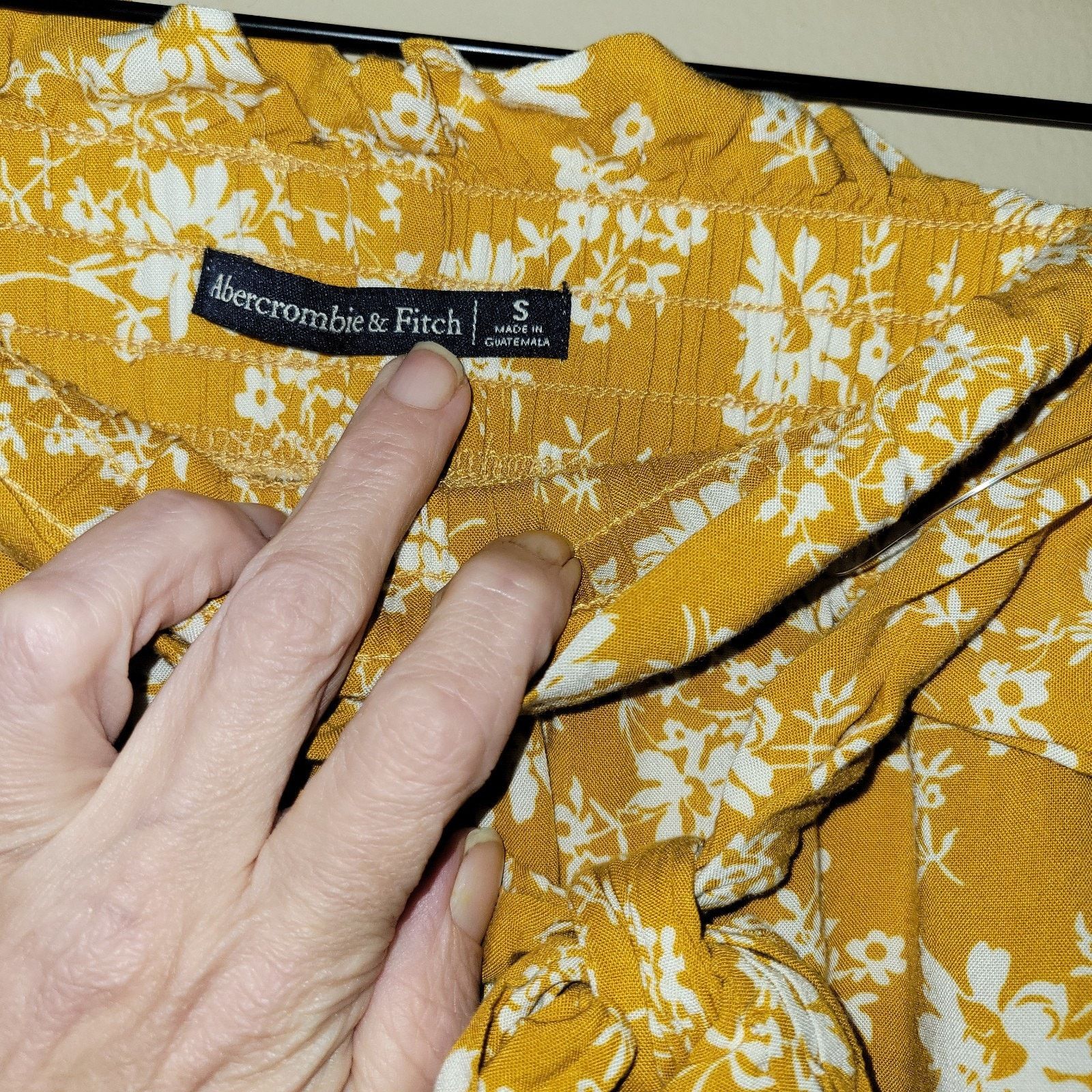 Abercrombie & Fitch Abercrombie & Fitch Flowers Floral Mustard Wide Leg Pants S Size 28" / US 6 / IT 42 - 6 Thumbnail