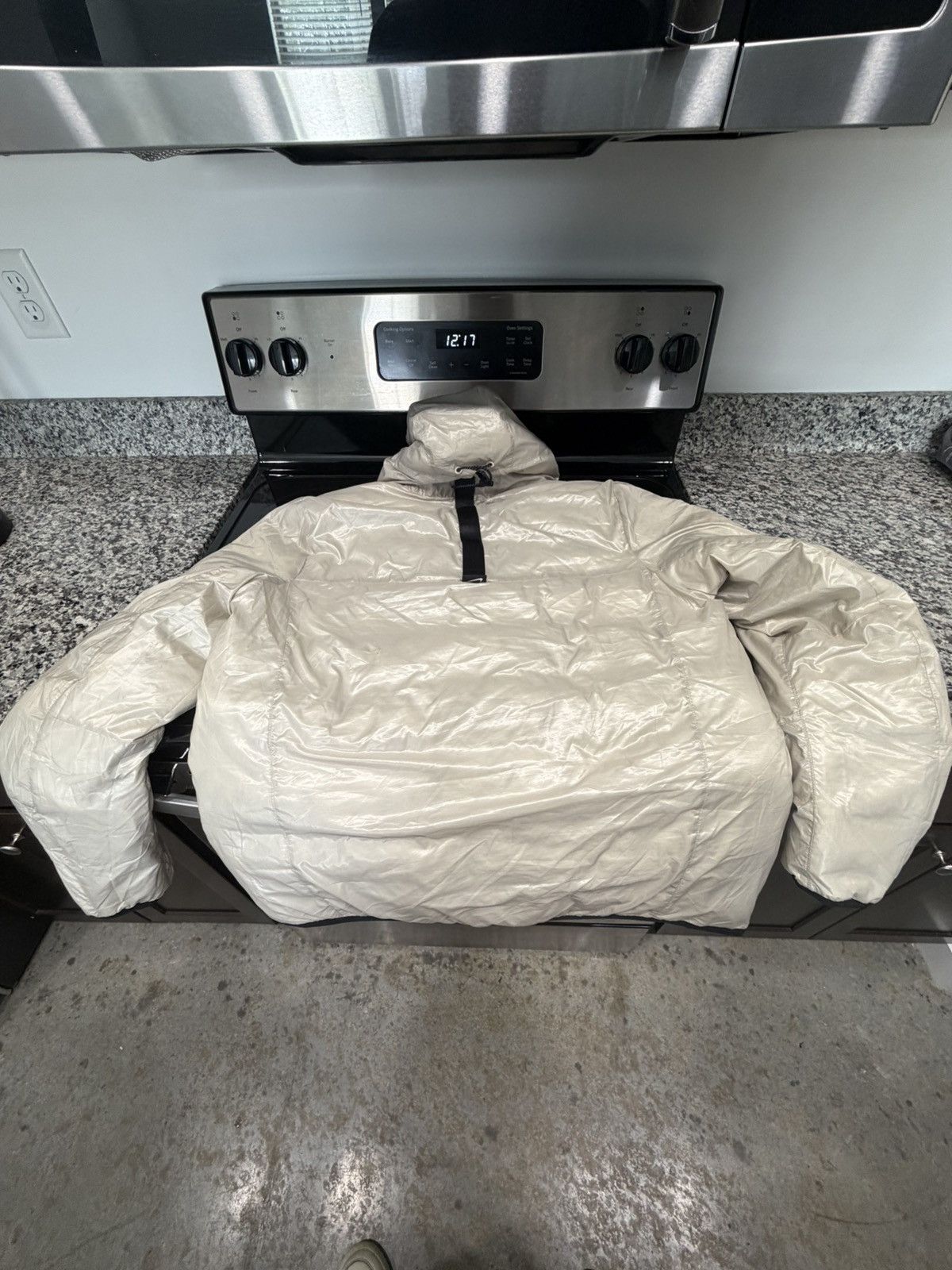 Nike Nike Beige Puffer Jacket Hooded Zip Up Size L Size US L / EU 52-54 / 3 - 10 Thumbnail