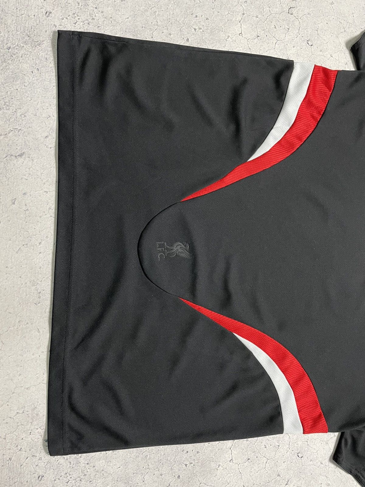 Adidas Adidas FC Liverpool Vintage Training Soccer Jersey Size US M / EU 48-50 / 2 - 12 Thumbnail