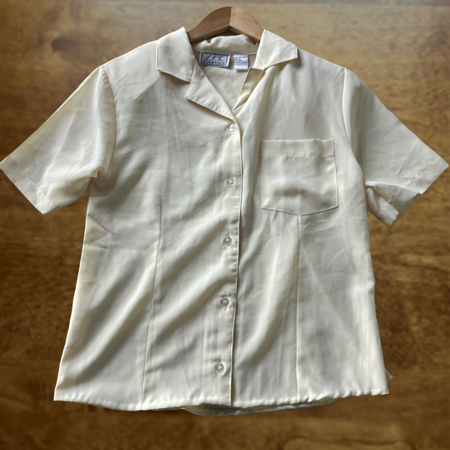 Vintage Vintage JJT Classics Button-Up Shirt Womens Small Yellow Satin Short Sleeve Top Size S / US 4 / IT 40 - 1 Thumbnail