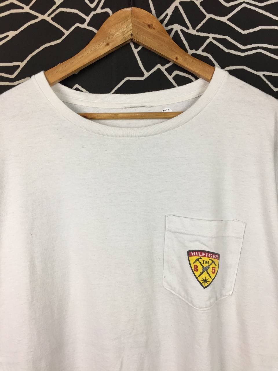 Tommy Hilfiger Tommy Hilfiger Mountaineering Crest Logo Long Sleeve Tee Size US XXL / EU 58 / 5 - 10 Thumbnail