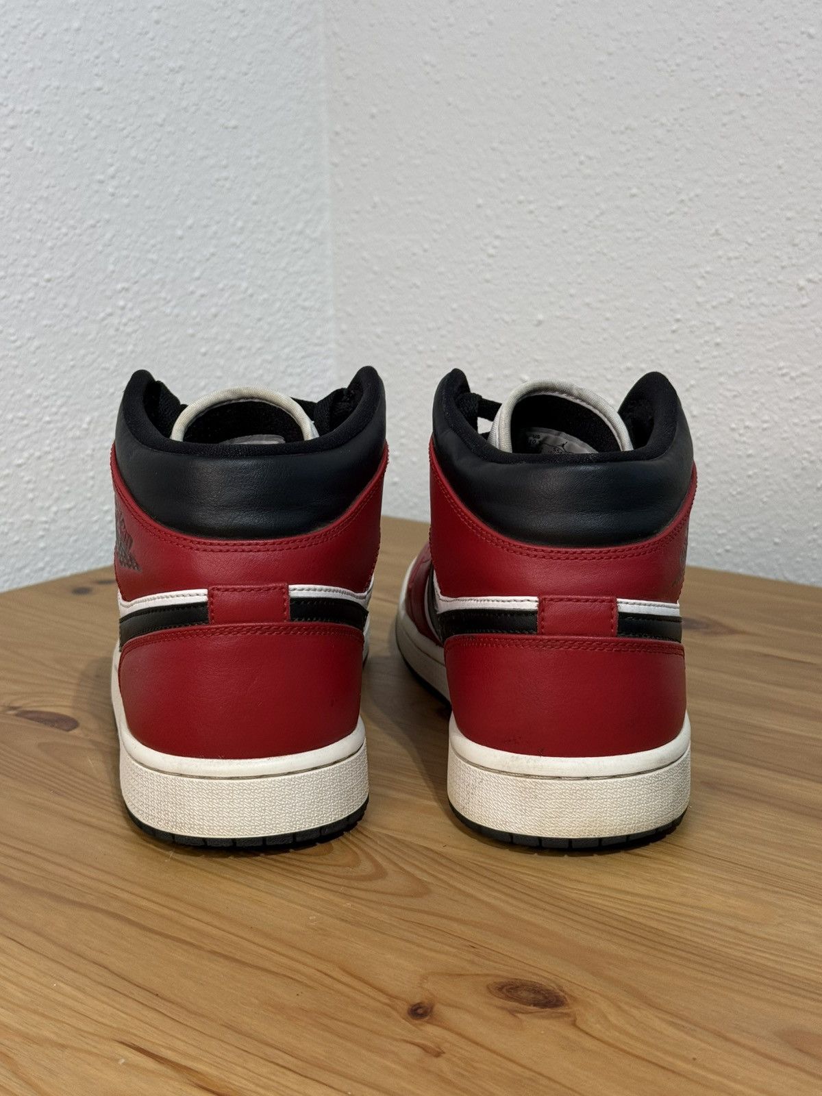 Jordan Brand × Nike Nike Air Jordan 1 Mid Chicago Toe No box Size US 10.5 / EU 43-44 - 3 Thumbnail