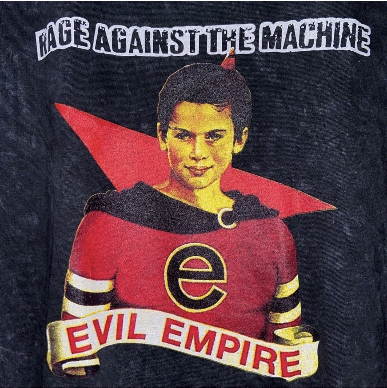 Rage Against The Machine Rage Against The Machine Evil Empire Album Tee XL 1/1 UNI​​ Size US XL / EU 56 / 4 - 2 Thumbnail