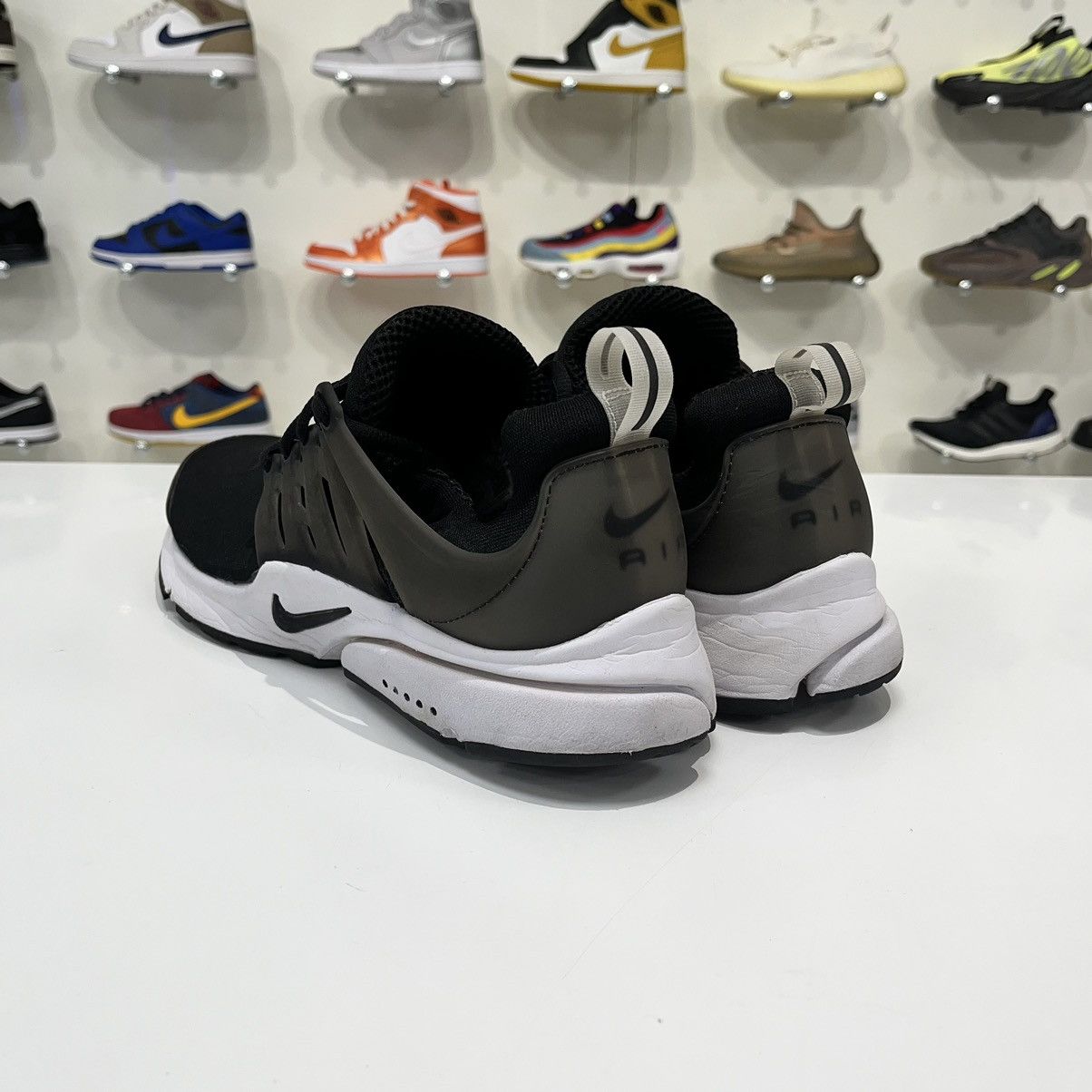 Nike Nike Air Presto White/Black Size US 12 / EU 45 - 4 Thumbnail