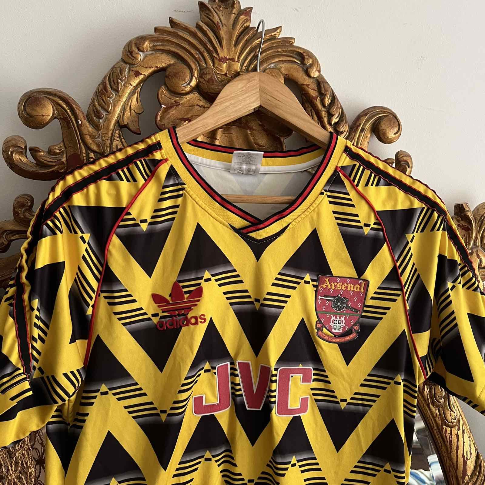 Adidas × Vintage Adidas Arsenal Soccer jersey 1993 JVC #8 Wright Sz M Size US M / EU 48-50 / 2 - 3 Thumbnail