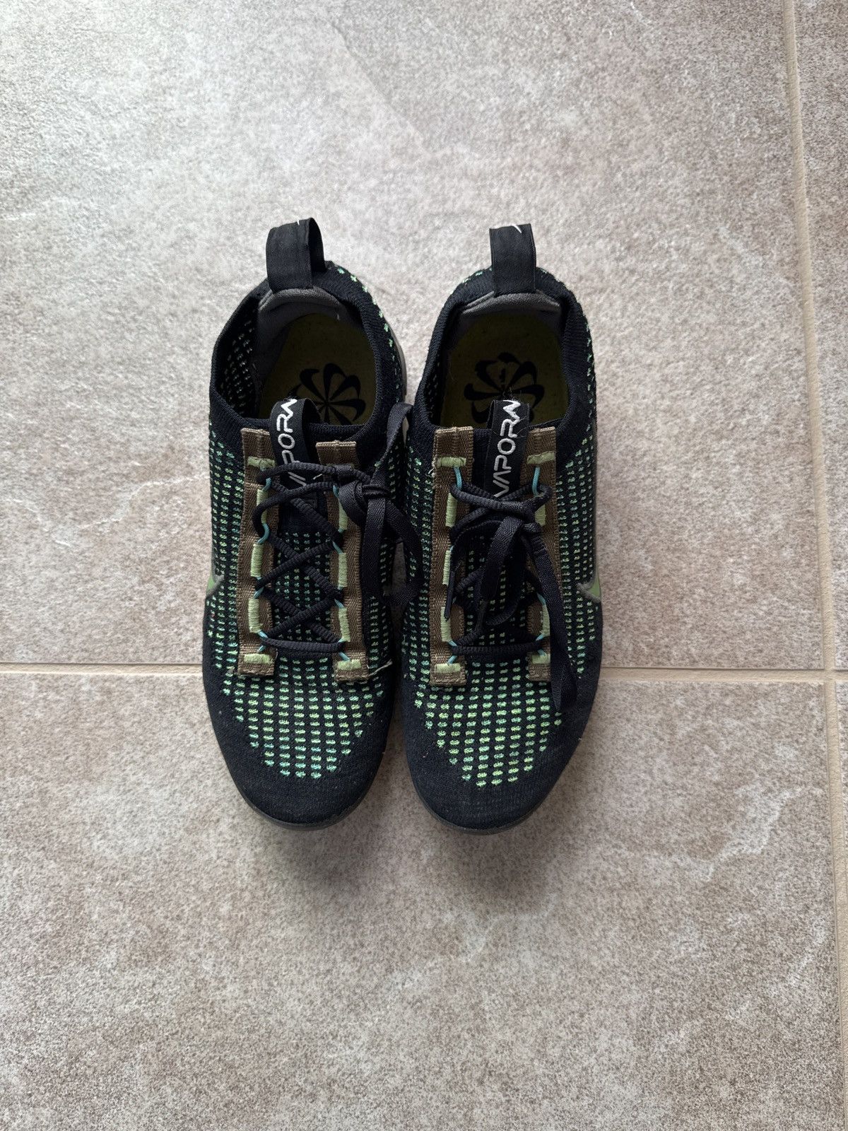 Nike Nike Vapor Maxes Size 6Y Boys Size US 6 / EU 39 - 3 Thumbnail