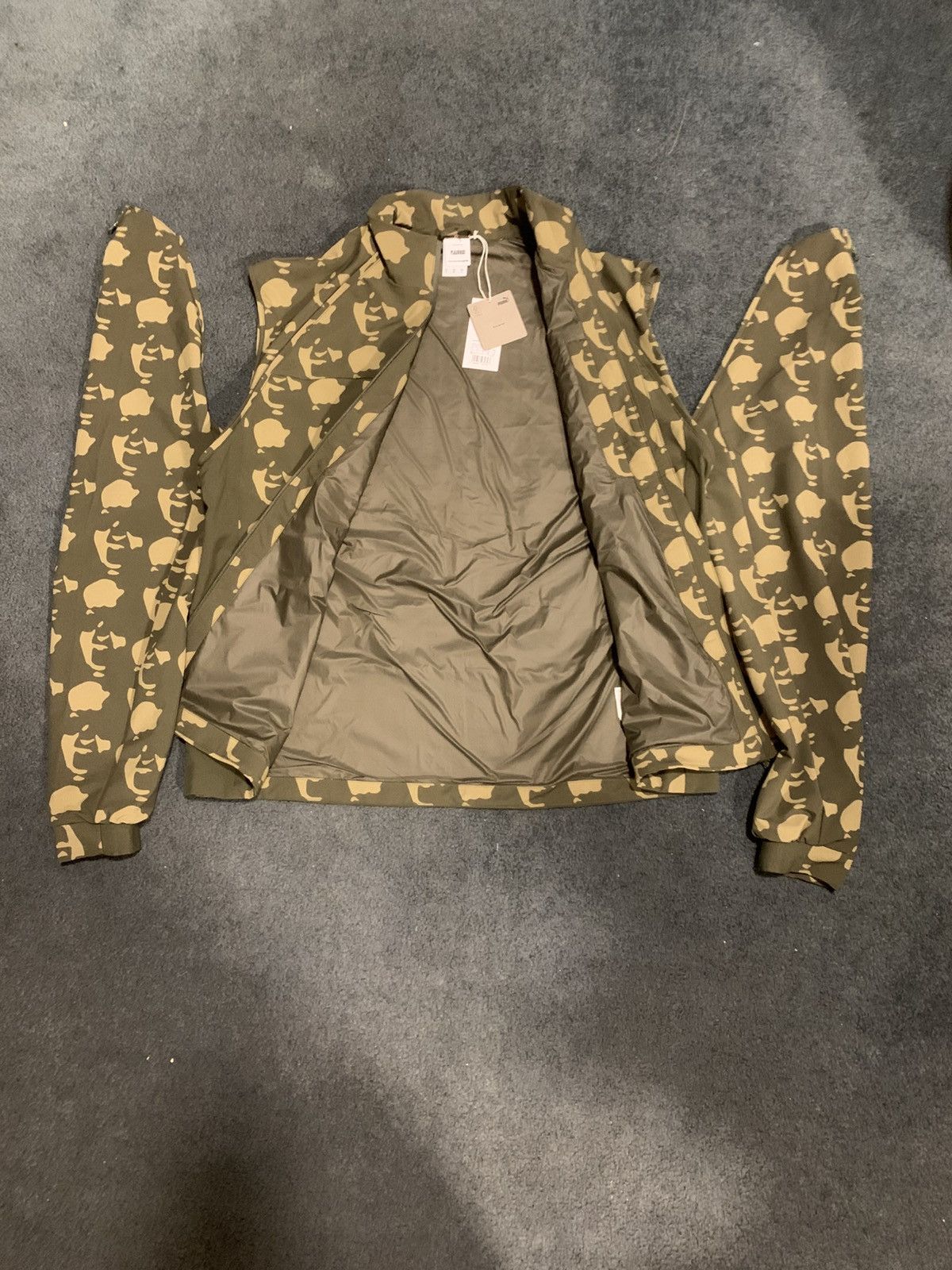 Pleasures × Puma PUMA X PLEASURES ZIP OFF JACKET Size US L / EU 52-54 / 3 - 7 Thumbnail