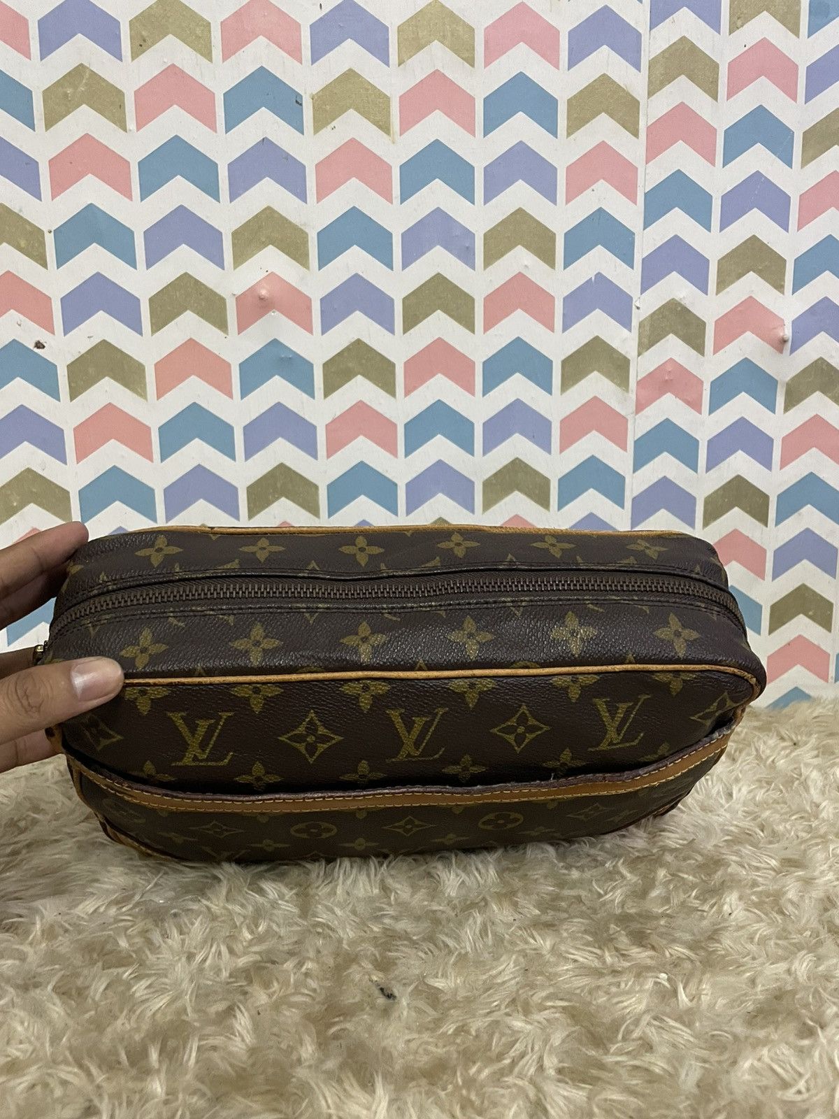 Louis Vuitton Vintage Louis Vuitton Cluct Bag Size ONE SIZE - 9 Thumbnail