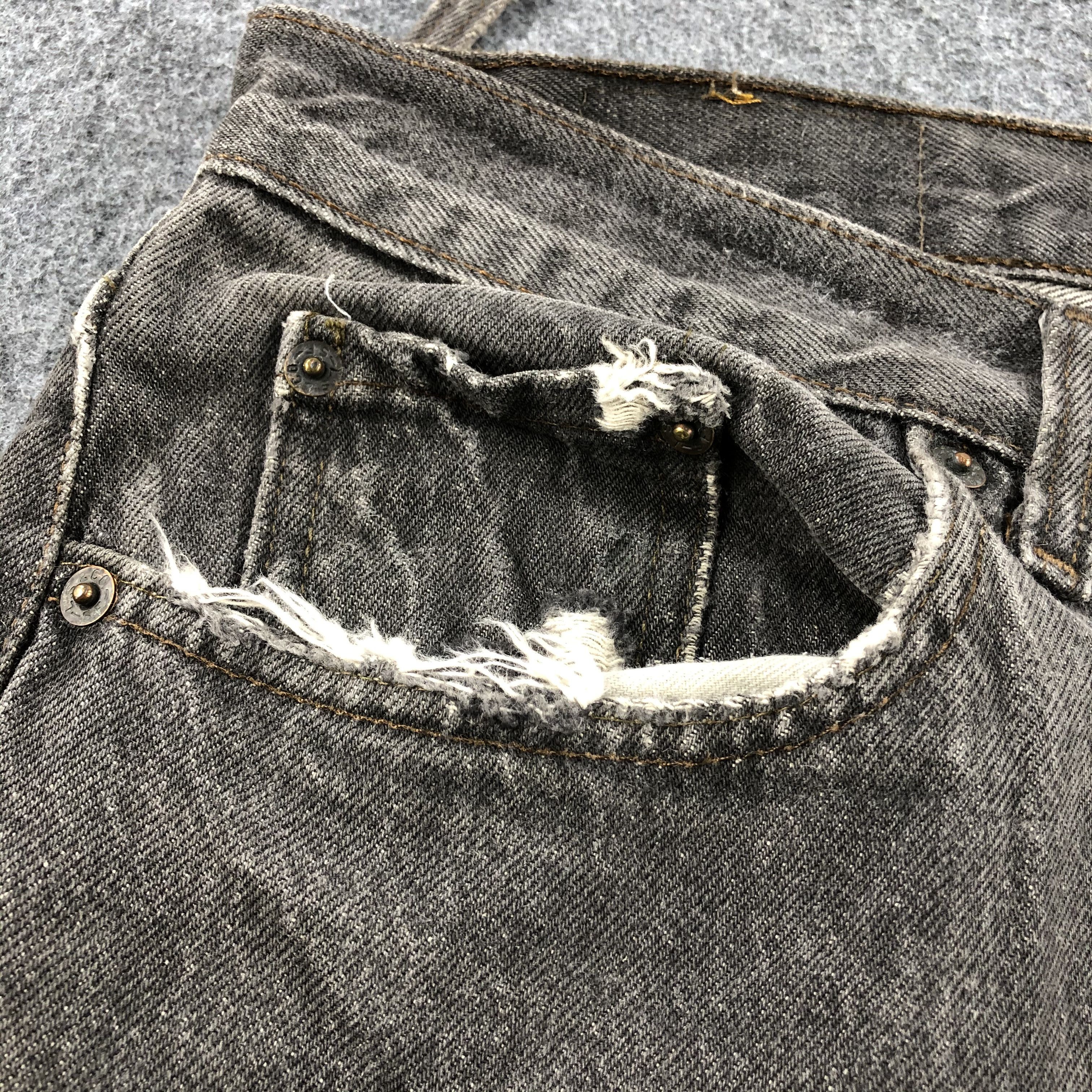 Levi's 90s Vintage Distress Levis 501 Jeans-JM1643 Size US 38 / EU 54 - 12 Thumbnail