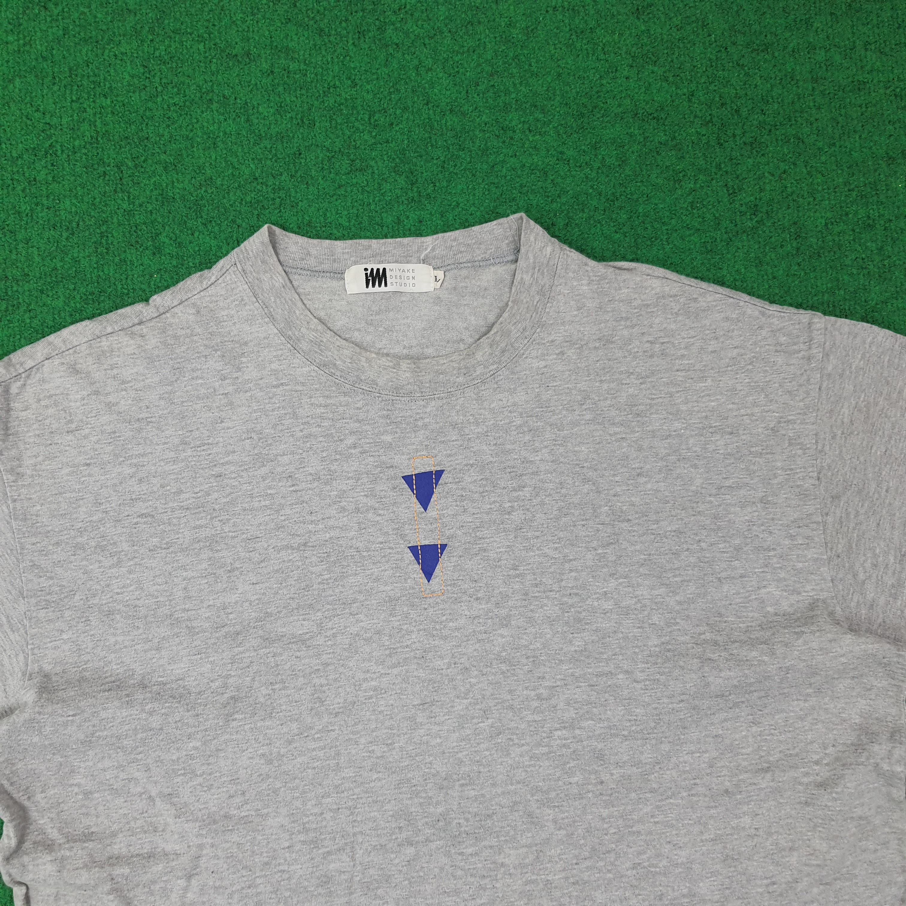 Issey Miyake Vintage IM Issey Miyake Studio Designer Tshirt C267N55 Size US L / EU 52-54 / 3 - 2 Thumbnail