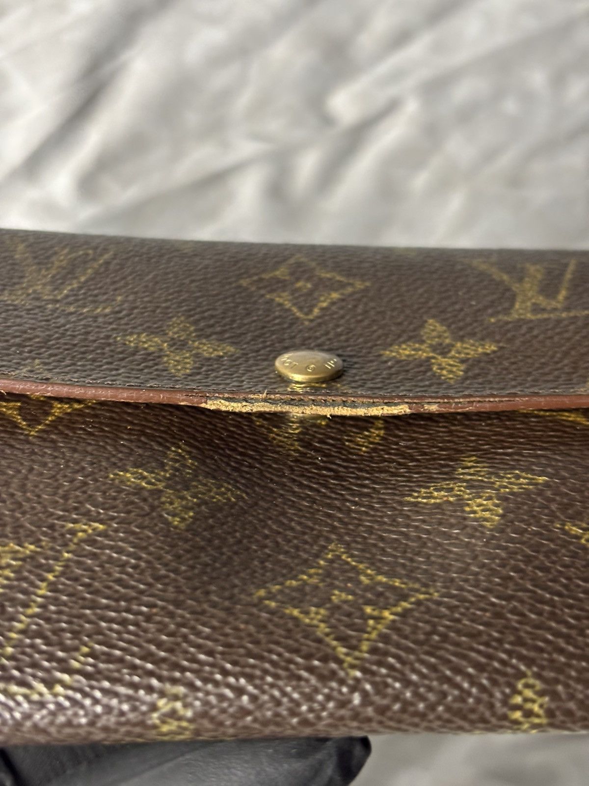 Louis Vuitton (very worn) Louis Vuitton Long Wallet Size ONE SIZE - 10 Thumbnail
