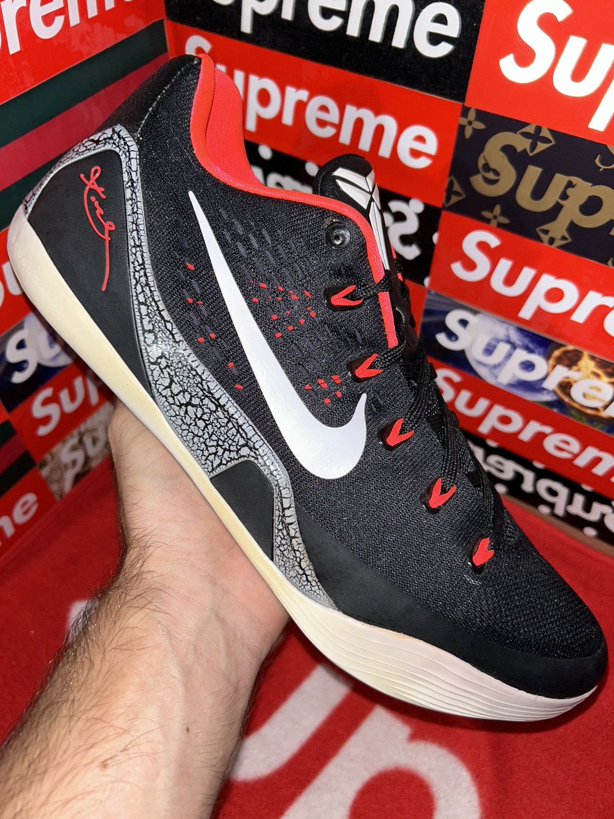 Nike Nike Kobe 9 EM Low Laser Crimson 646701-001 size 13 Size US 13 / EU 46 - 8 Thumbnail