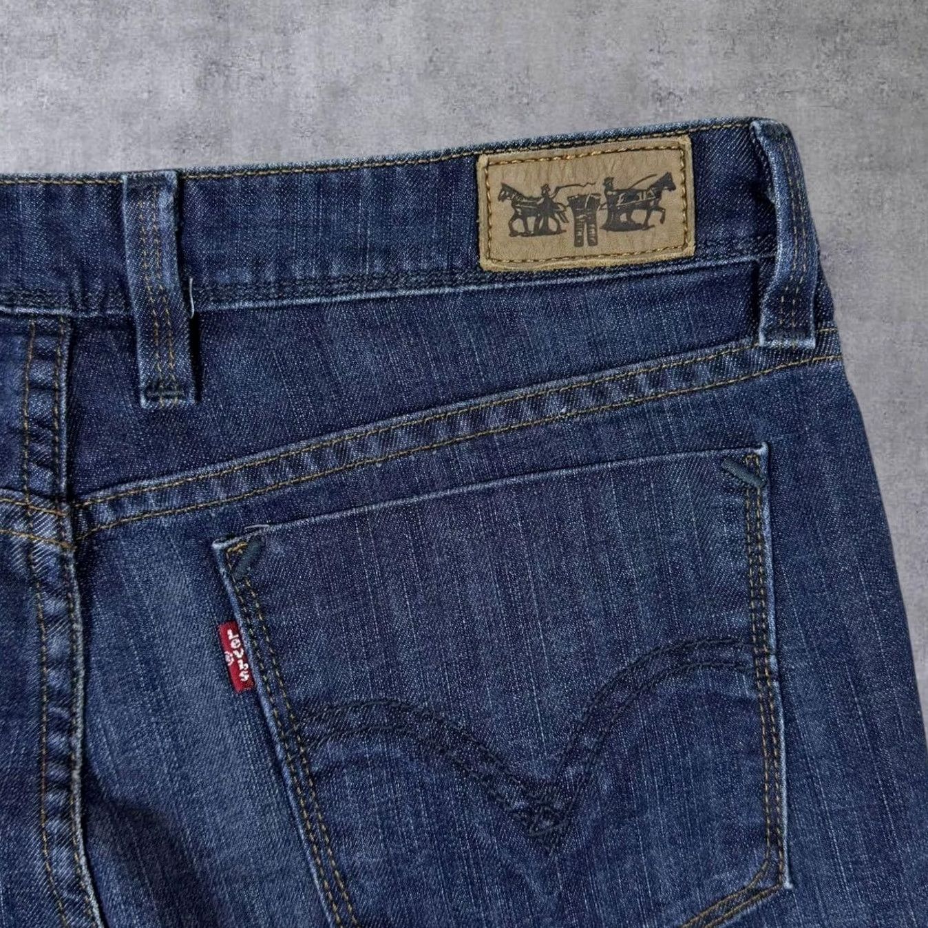 Levi's Levi's Jeans 627 Straight Denim Blue Cotton Elastane Blend 32 x 32 Womens Regular Zip Fly Button Fastening 88% Cotton 12% Elastane Size 24" / US 00 / IT 34 - 6 Thumbnail