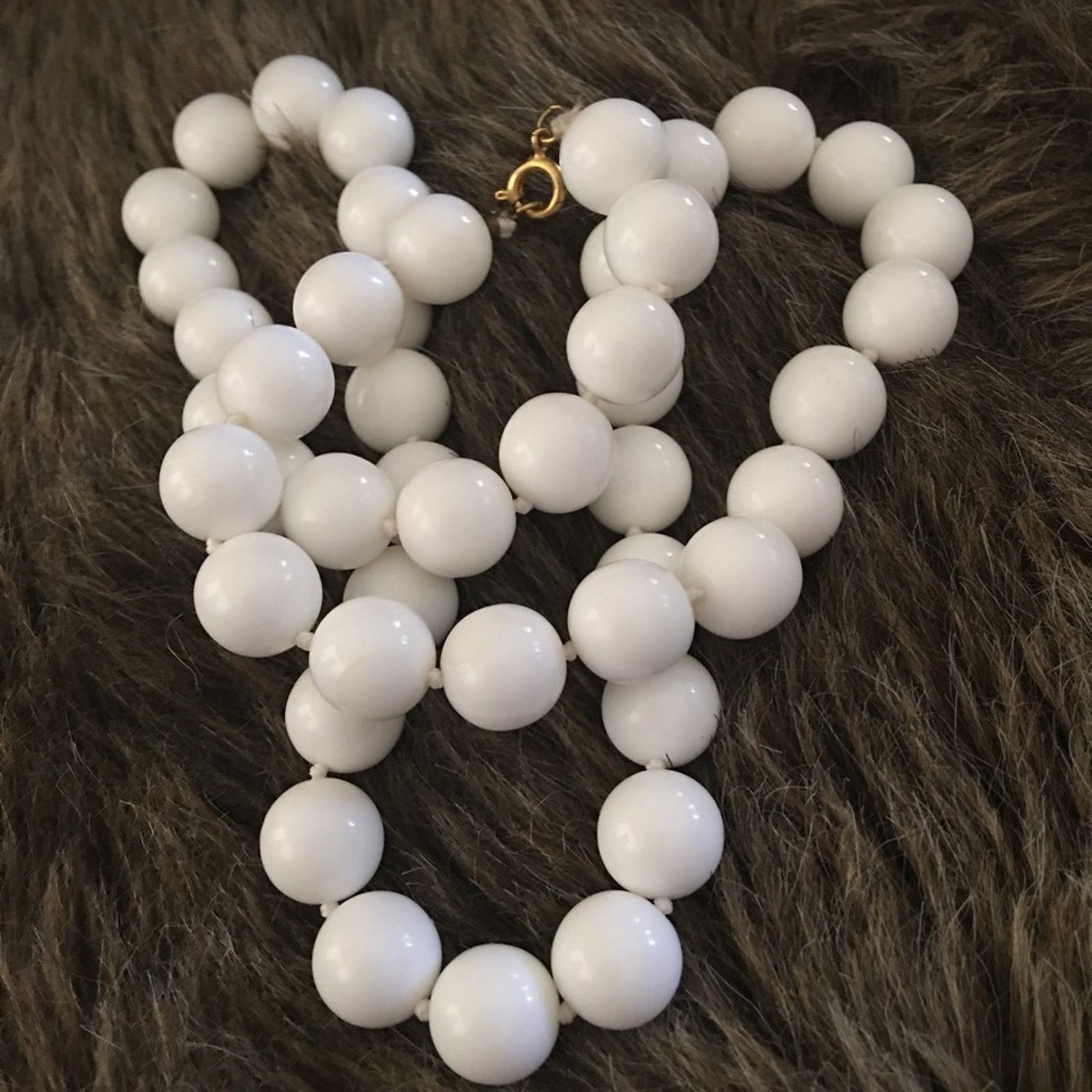 Vintage Vintage 70s knotted white glass bead necklace Size ONE SIZE - 6 Thumbnail