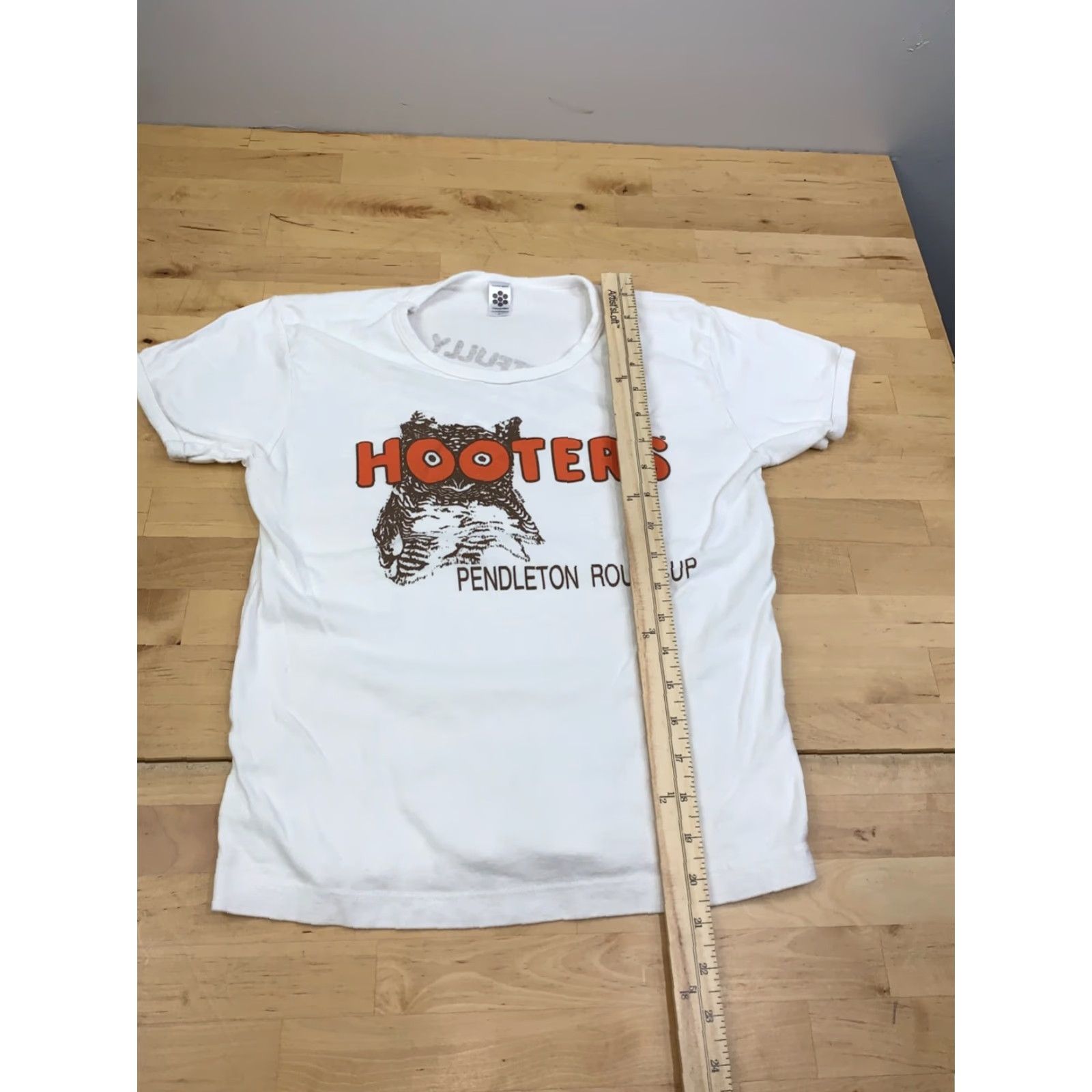 American Apparel VINTAGE Hooters T Shirt Womens L Fitted White Pendleton Round Up Y2K 12256 Size L / US 10 / IT 46 - 5 Thumbnail