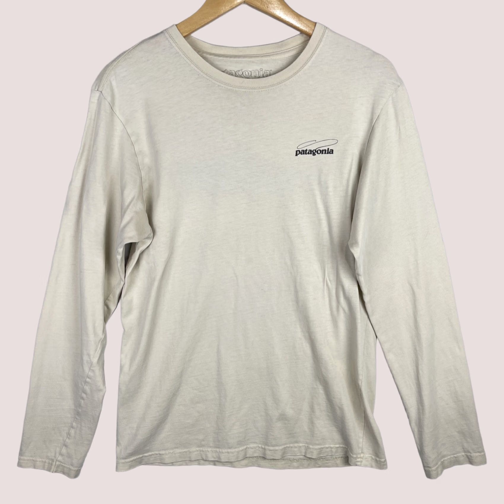 Patagonia Patagonia Shirt Mens Small Beige Long Sleeve Fitz Roy Trout Graphic Made In USA Size US S / EU 44-46 / 1 - 1 Thumbnail
