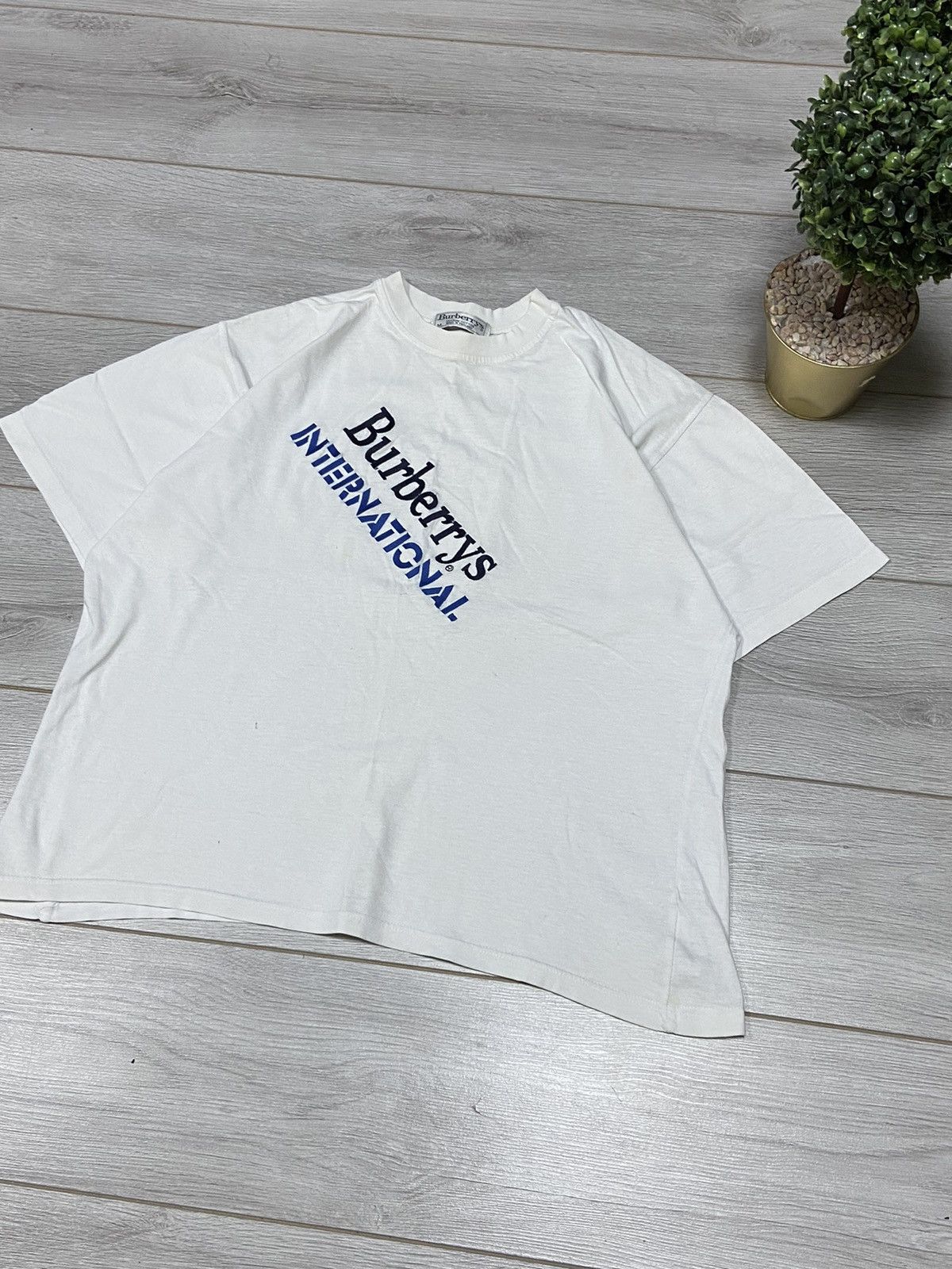 Burberry Burberry international vintage big logo t-shirt Size US M / EU 48-50 / 2 - 2 Thumbnail