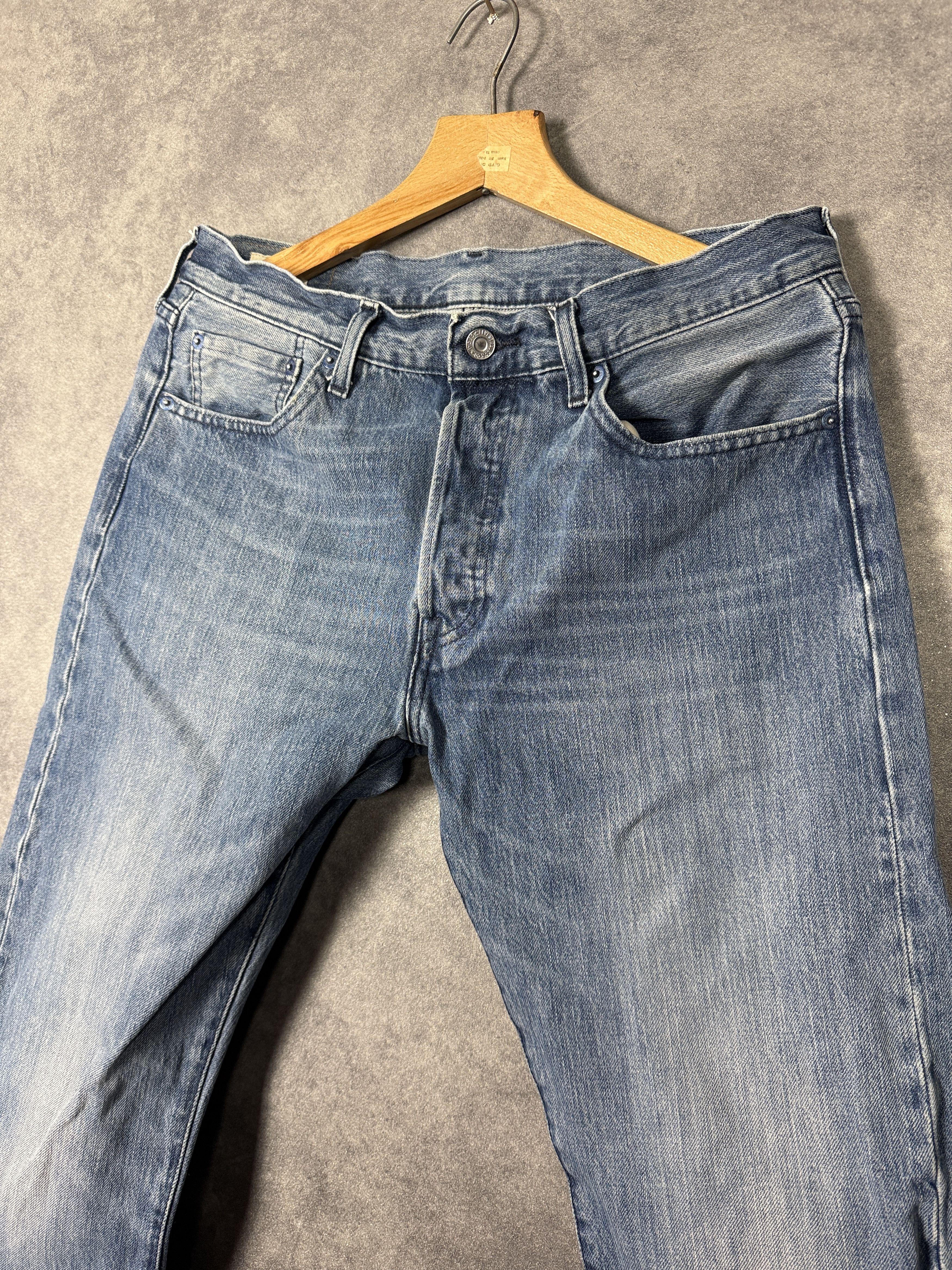 Levi's Levi’s light blue jeans with distressed denim 501 straight Size US 32 / EU 48 - 6 Thumbnail