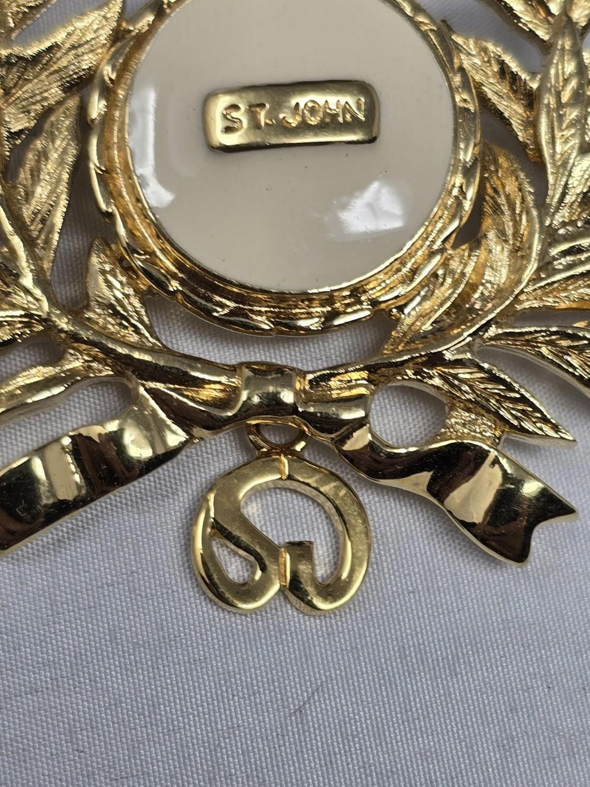 St. John Rare Perfect St.John Enamel & gold brooch W Dangling Emblem Size ONE SIZE - 3 Thumbnail