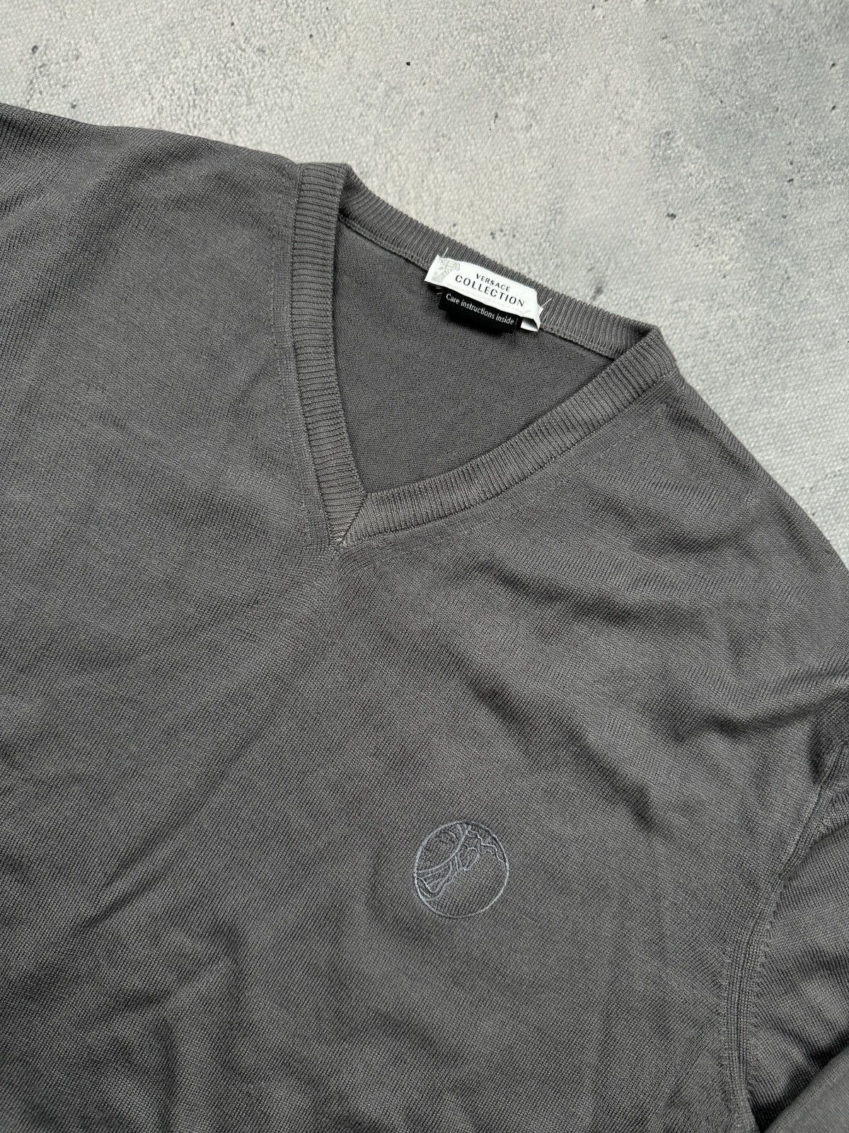 Versace Versace Collection Grey V-Neck Sweater 100% Wool Tunisia y2k Size US L / EU 52-54 / 3 - 2 Thumbnail