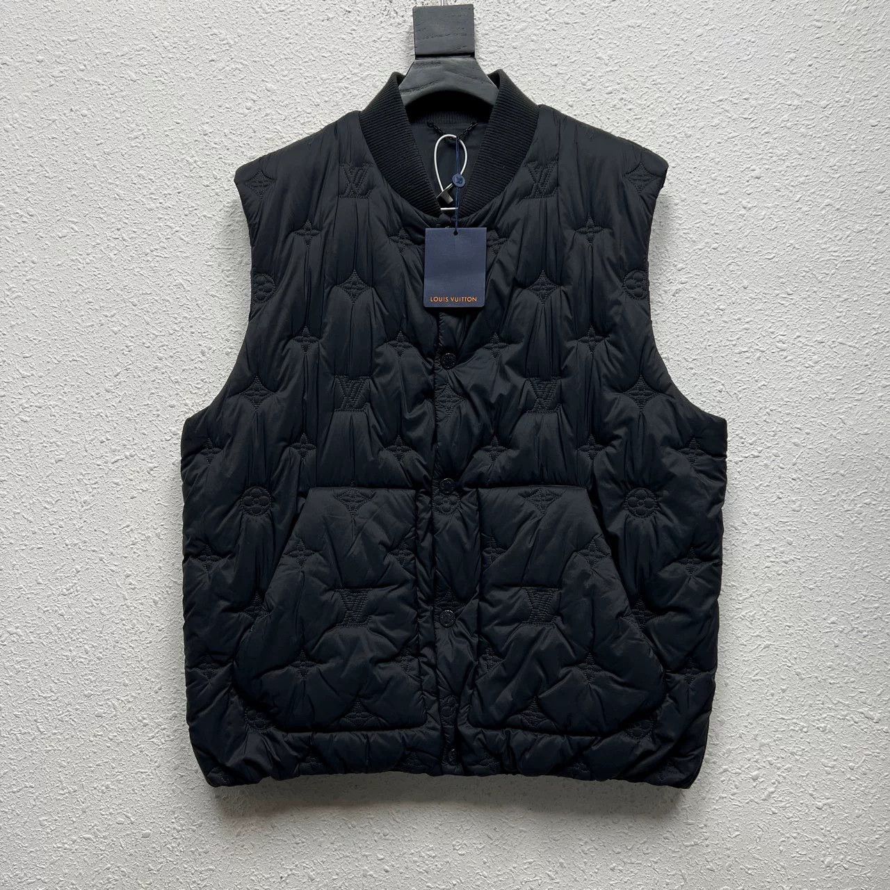 Louis Vuitton Louis Vuitton SS23 Black Logo Quilted Vest Size US XL / EU 56 / 4 - 1 Thumbnail