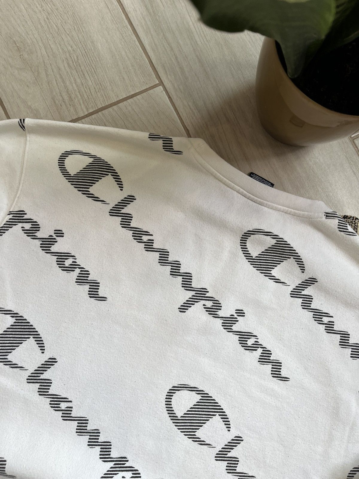 Champion × Vintage Vintage Champion sweatshirt logo monogram sportswear Size US L / EU 52-54 / 3 - 9 Thumbnail