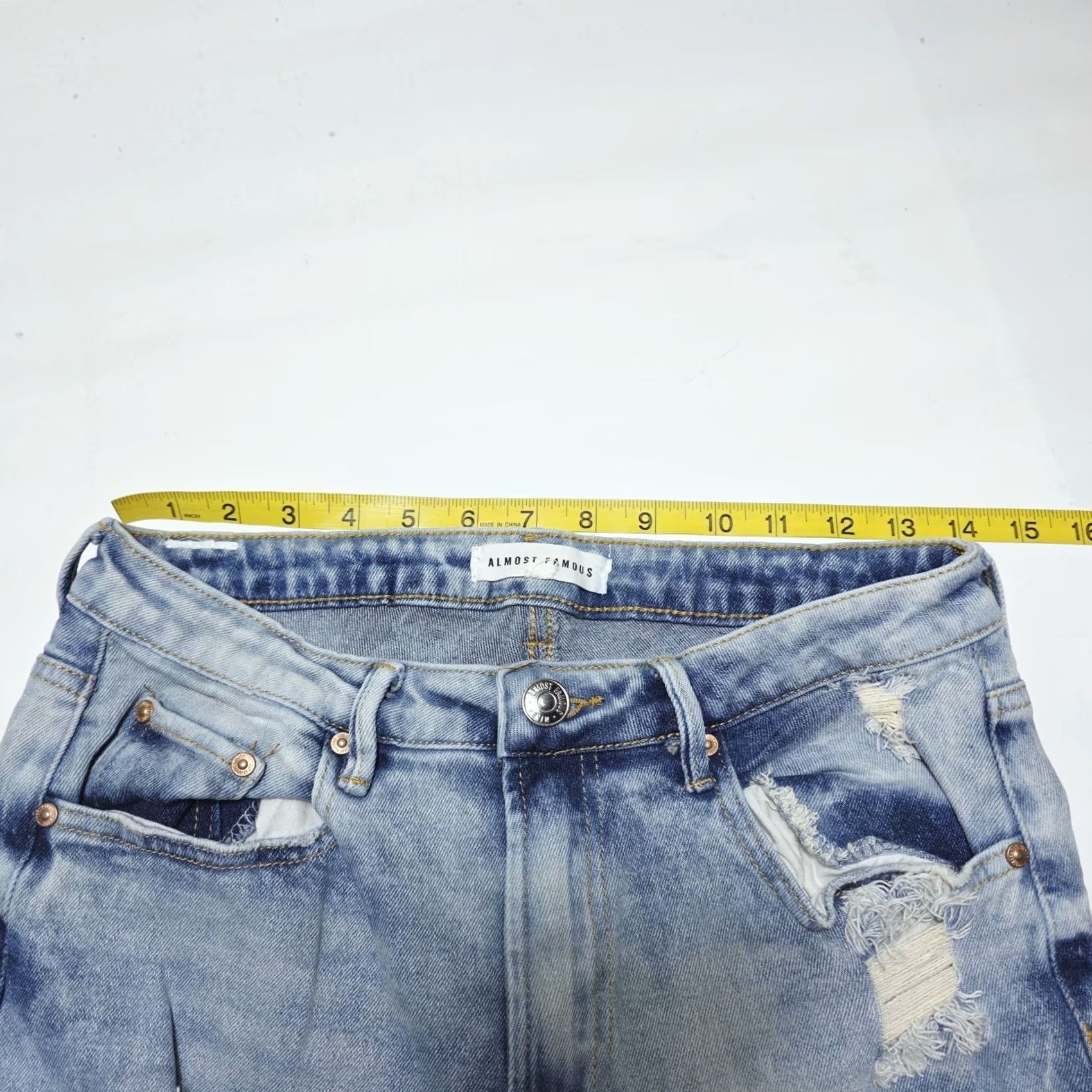 Almost Famous Almost Famous Jeans Women’s 28x27 Light Wash Distressed Raw Hem Size 28" / US 6 / IT 42 - 8 Thumbnail