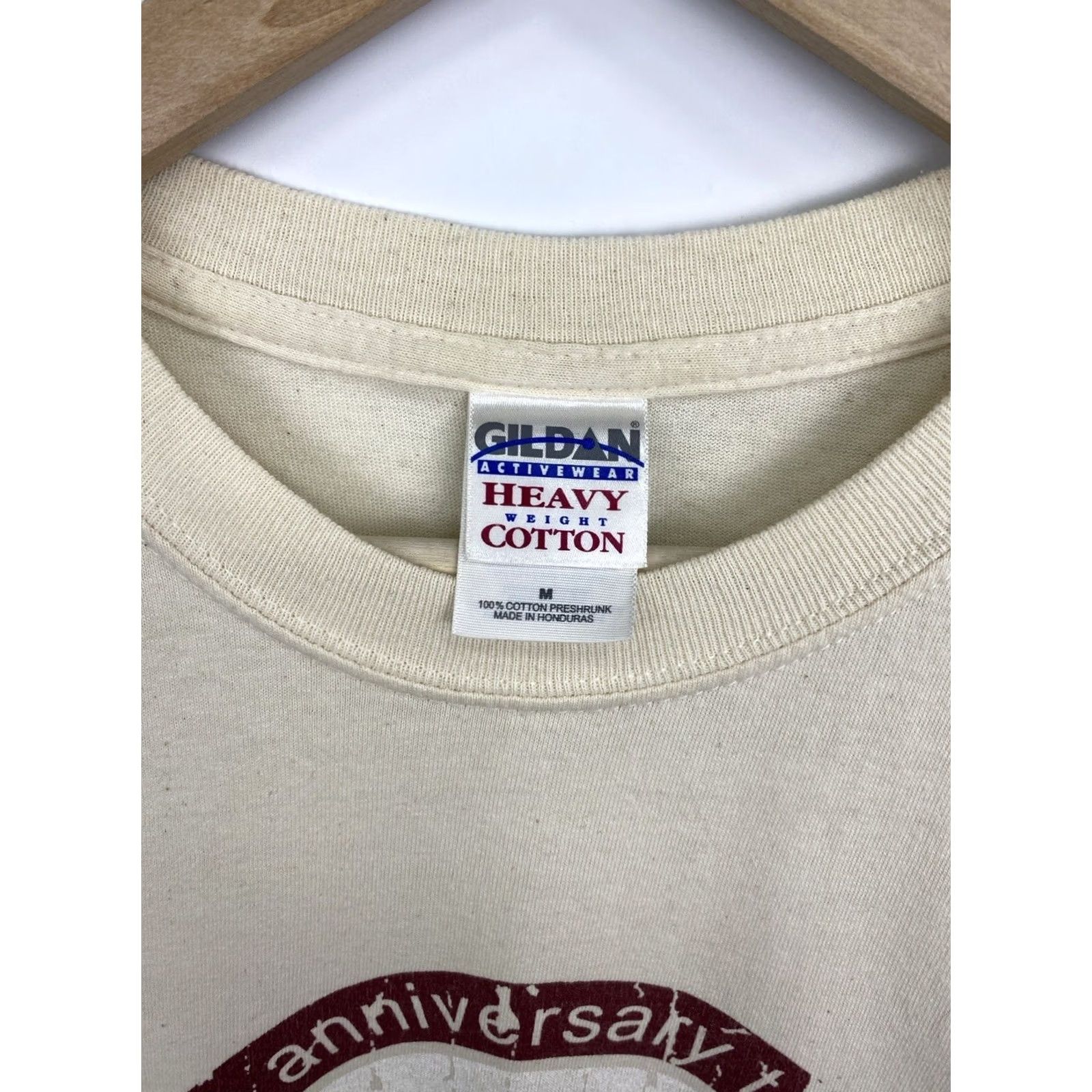 Gildan VINTAGE R30 Thirtieth anniversary tour t-shirt M beige RUSH Gildan Men T-Shirt Size US M / EU 48-50 / 2 - 5 Thumbnail