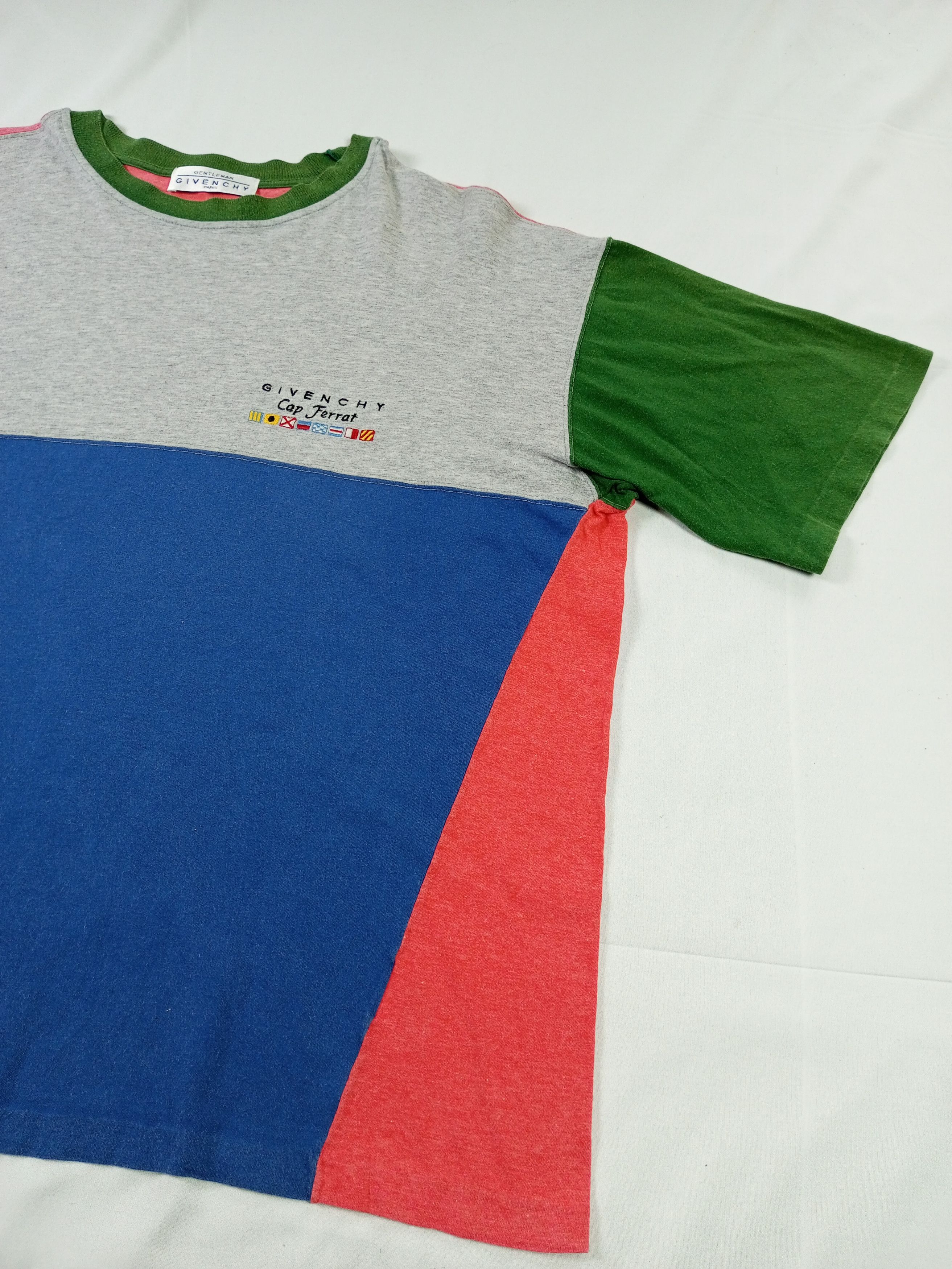Givenchy 🔥GRAILSALE🔥 RARE Vtg Givenchy Tee Single Stitch Multicolor Size US XL / EU 56 / 4 - 5 Thumbnail