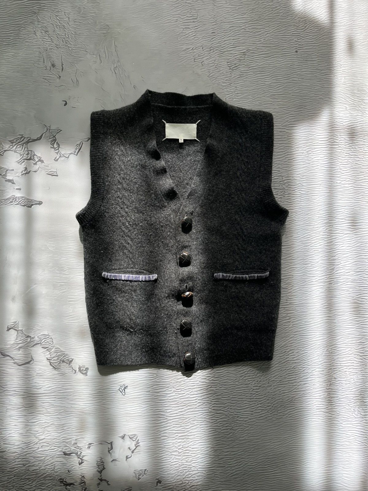 Maison Margiela Maison Margiela Wool Short Sleeve Cardigan Sweater Size S / US 4 / IT 40 - 2 Thumbnail