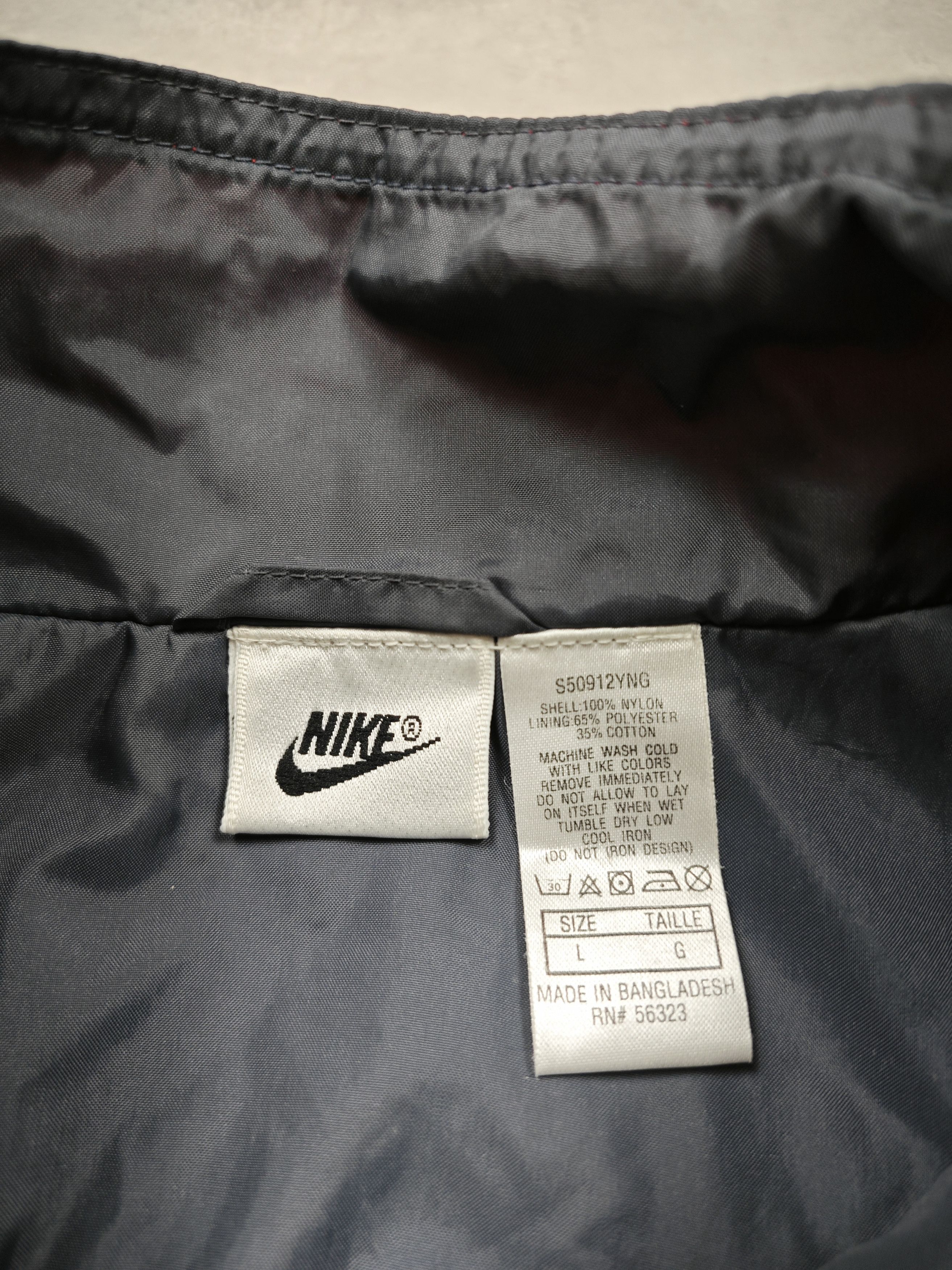 Nike nike vintage jacket Size US L / EU 52-54 / 3 - 5 Thumbnail