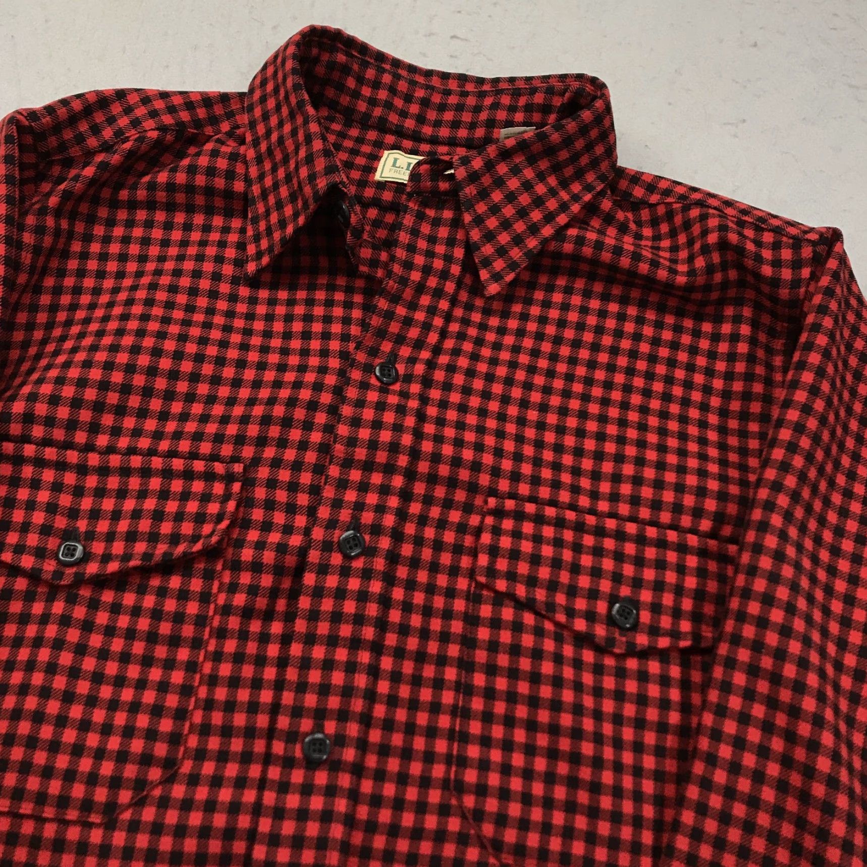 Vintage VINTAGE L.L. Bean Shirt Mens M 15 15 1/2 Red Black Buffalo Plaid Flannel 90s Size US M / EU 48-50 / 2 - 3 Thumbnail