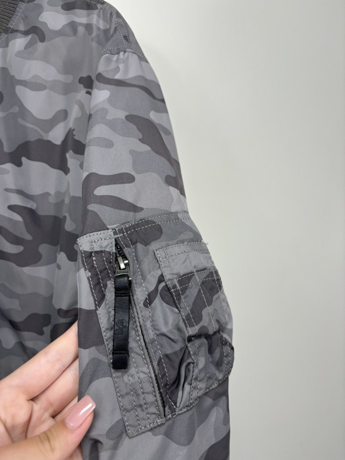 Alpha Industries Vintage Alpha Industries Gray Camo Hype Bomber Jacket Size US L / EU 52-54 / 3 - 8 Thumbnail