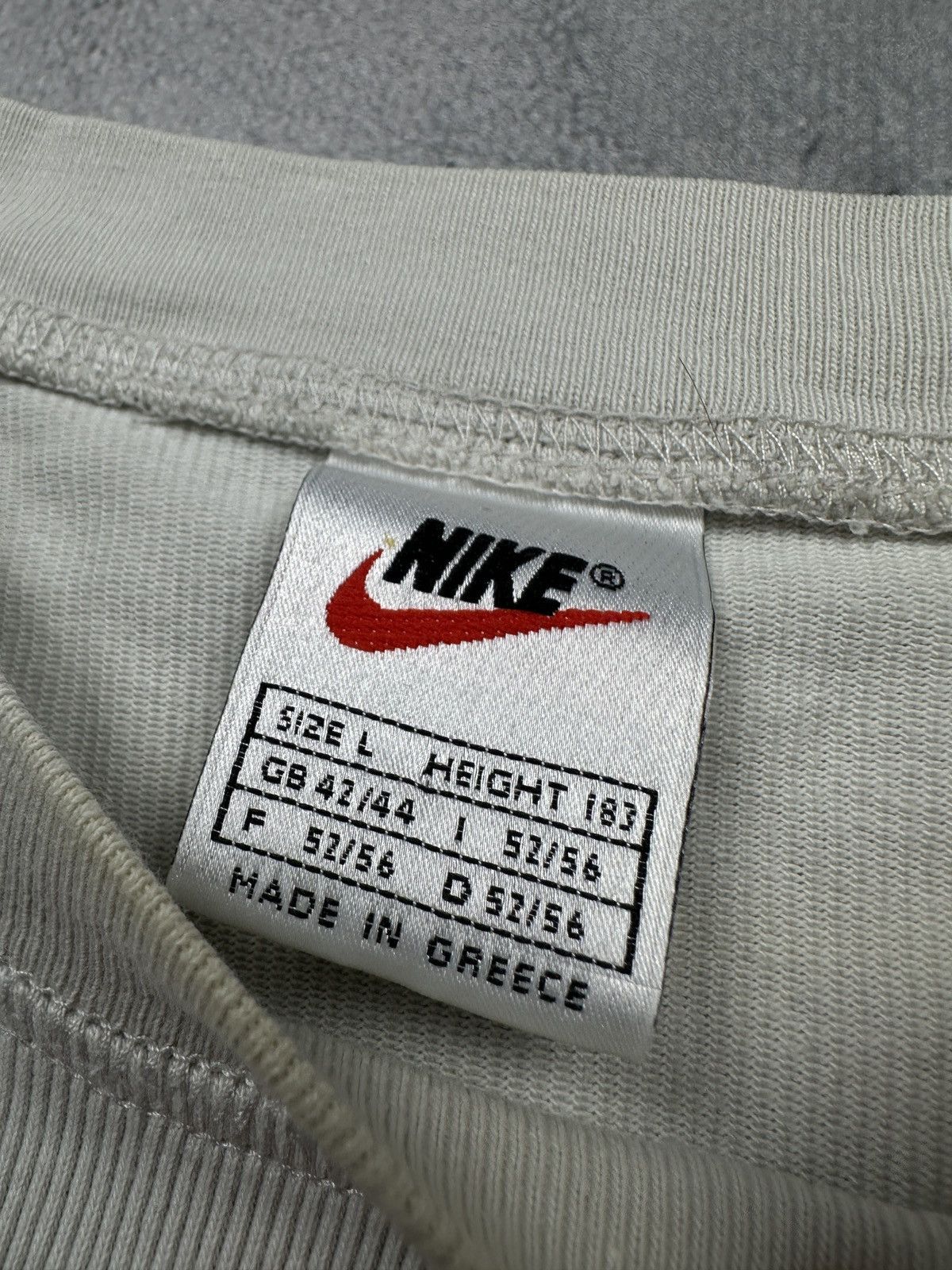 Nike Vintage Crewneck Nike Longsleeve center swoosh y2k logo USA Size US L / EU 52-54 / 3 - 7 Thumbnail