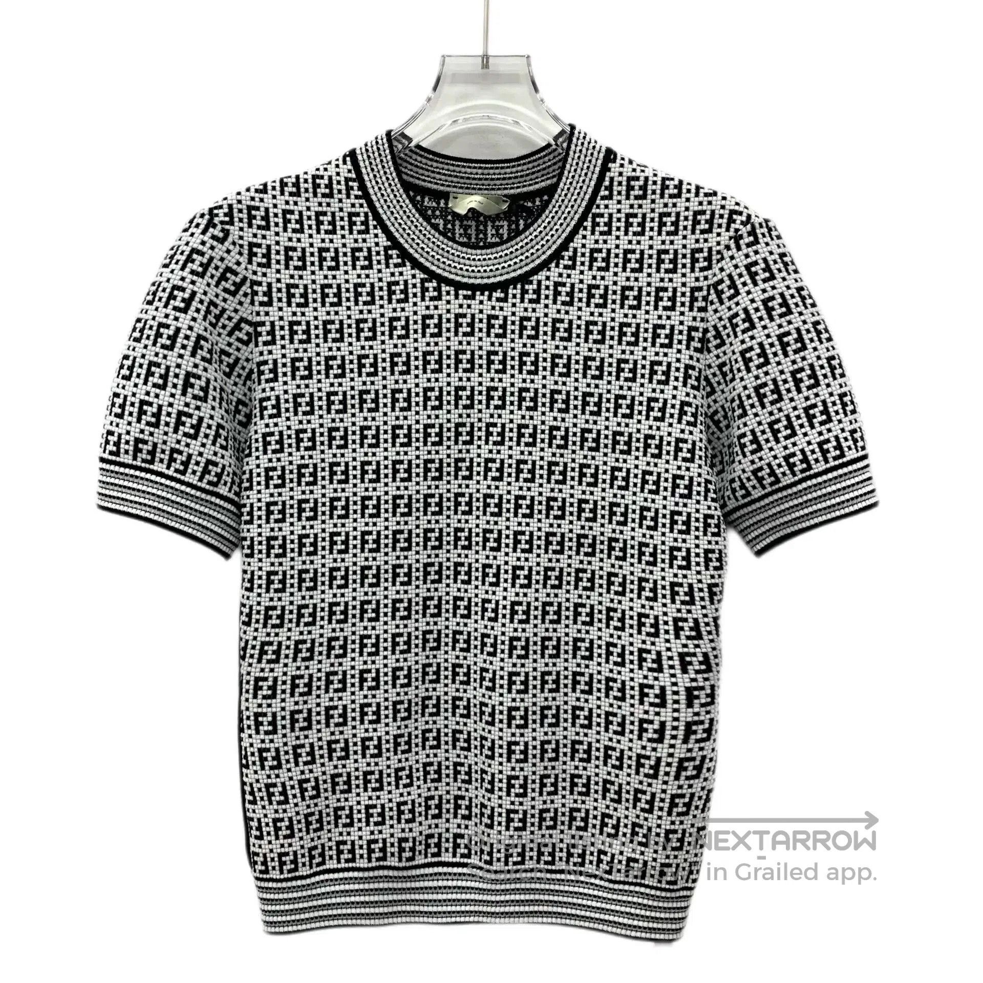 fendi color block logo knit short sleeve top.