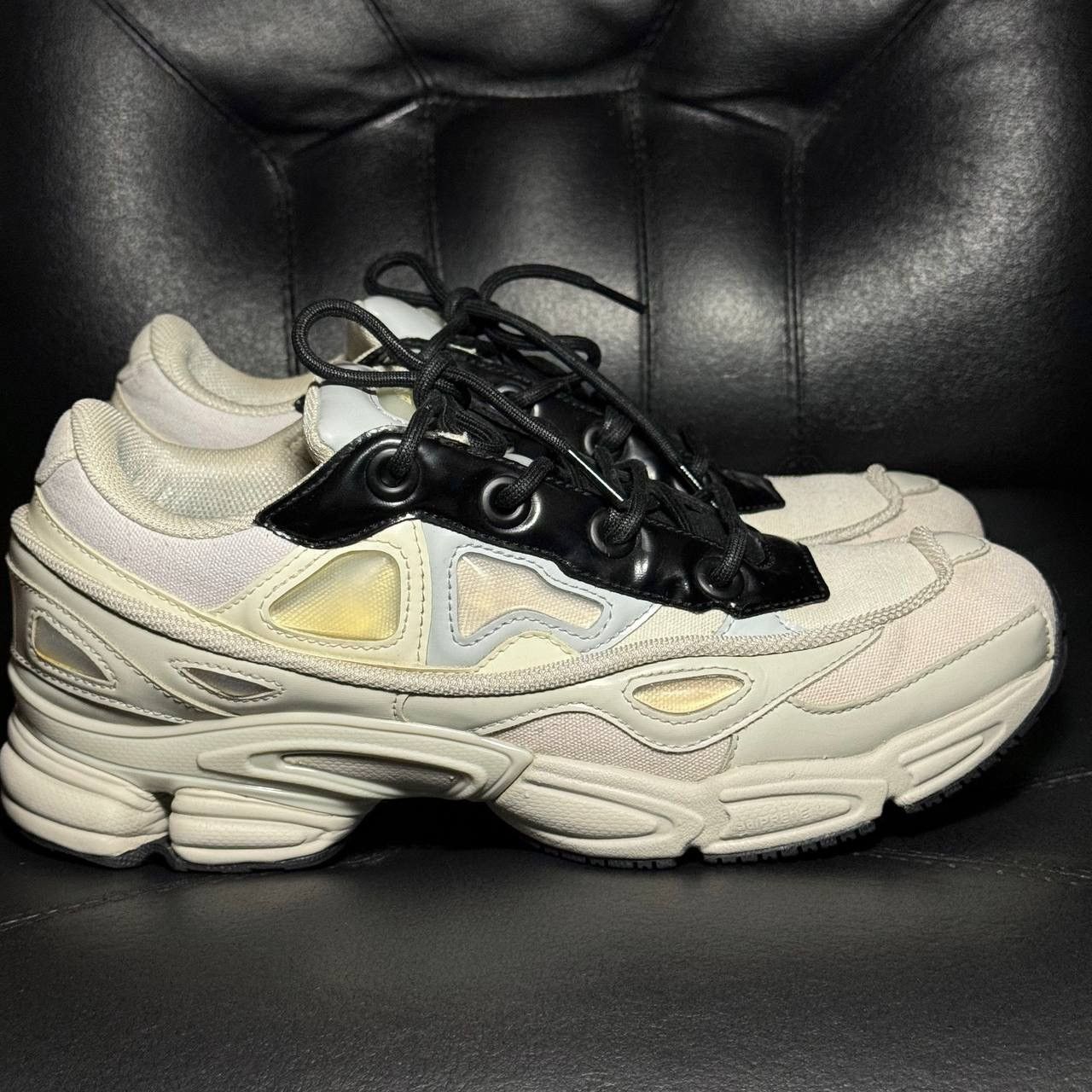 Adidas × Raf Simons 9,5us Adidas Raf Simons ozweego Ozweego Cream Size US 9.5 / EU 42-43 - 1 Thumbnail