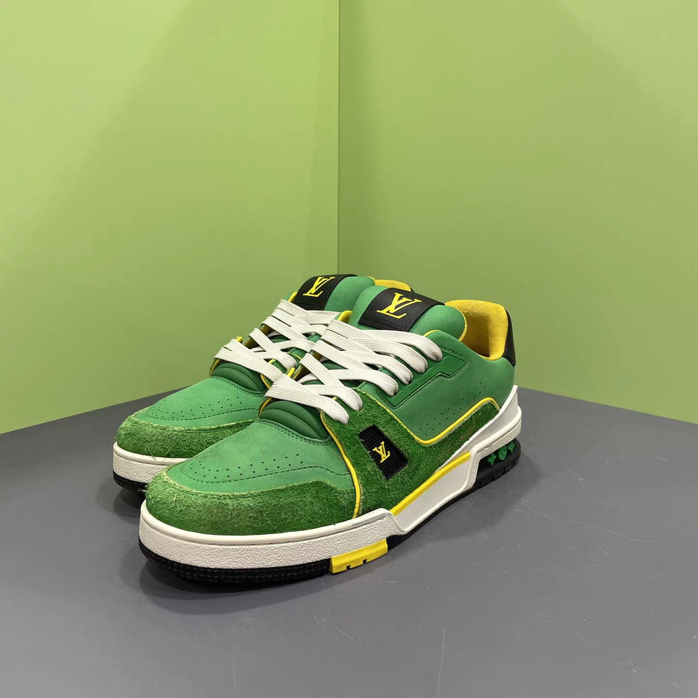 Louis Vuitton LOUIS VUITTON LV Trainer #54 Yellow Green Oregon K15 Size US 8 / EU 41 - 1 Thumbnail