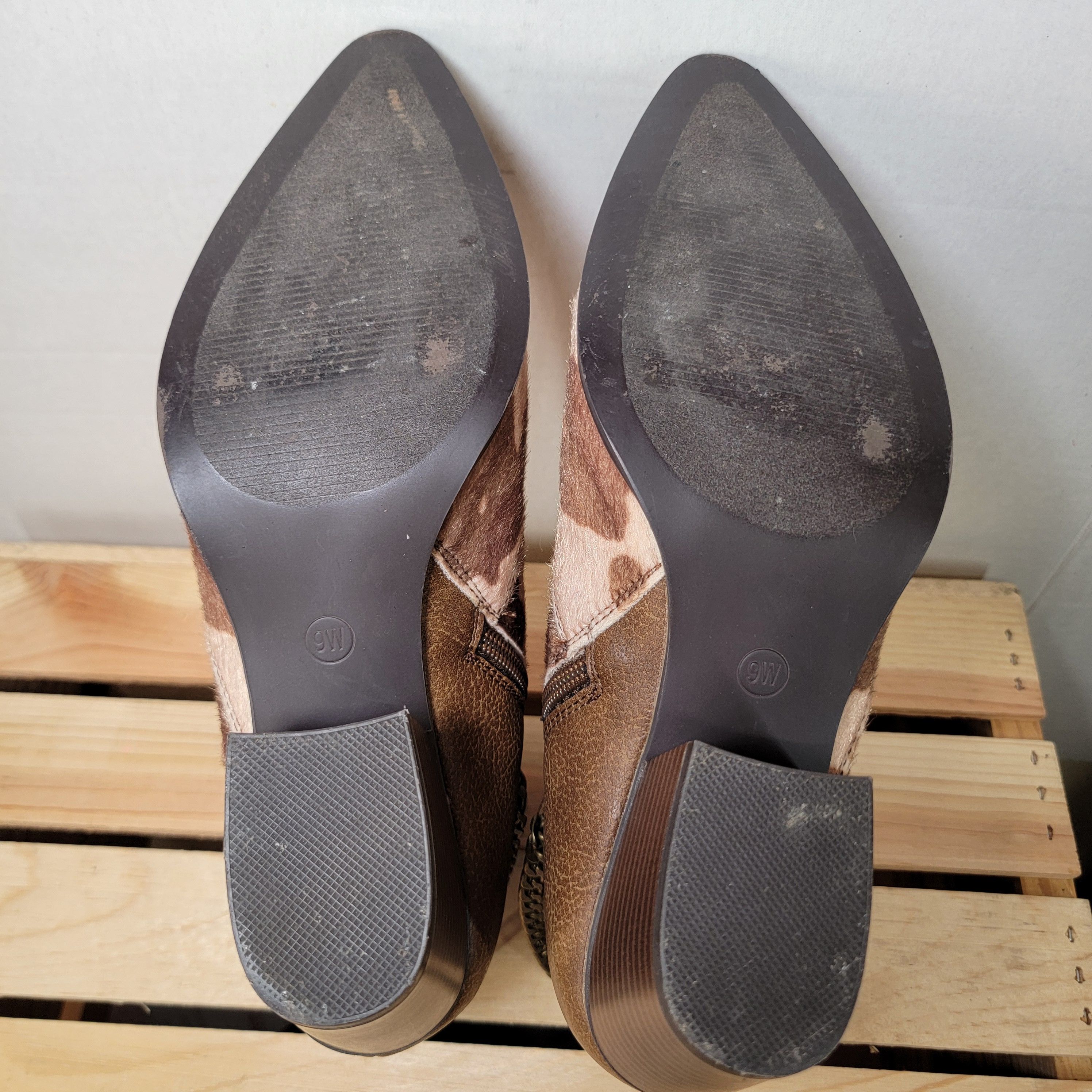 Other Comfort EST. 1946 Ankle Boots Faux Cow Hide Med Heel - 9W Size US 9 / IT 39 - 8 Thumbnail