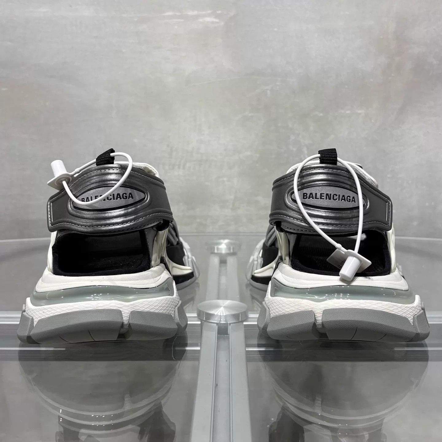 Balenciaga Balenciaga Track Sandal White Gray EU37 New in Box Size US 7 / IT 37 - 6 Thumbnail