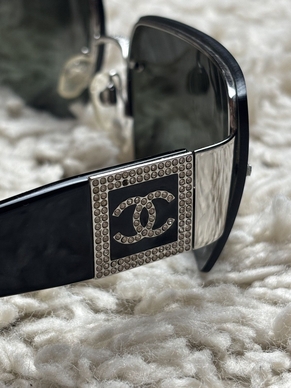 Chanel Chanel Vintage Y2K Rimless Swarovski Rhinestone Sunglasses Size ONE SIZE - 6 Thumbnail