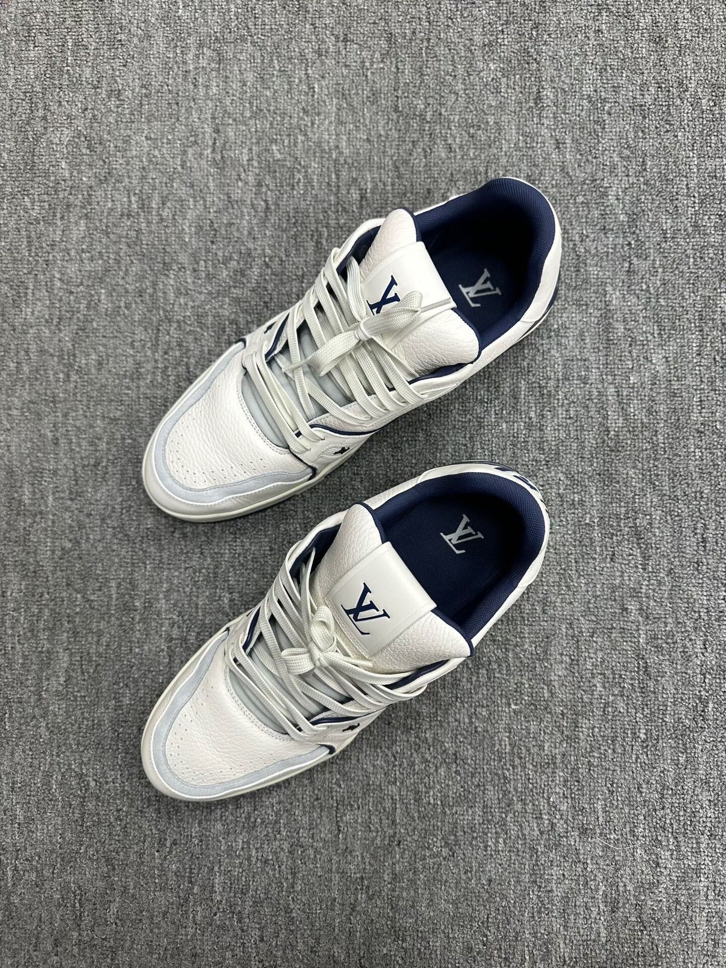 Louis Vuitton LV Trainer Navy Blue Size 43 Size US 10 / EU 43 - 1 Thumbnail