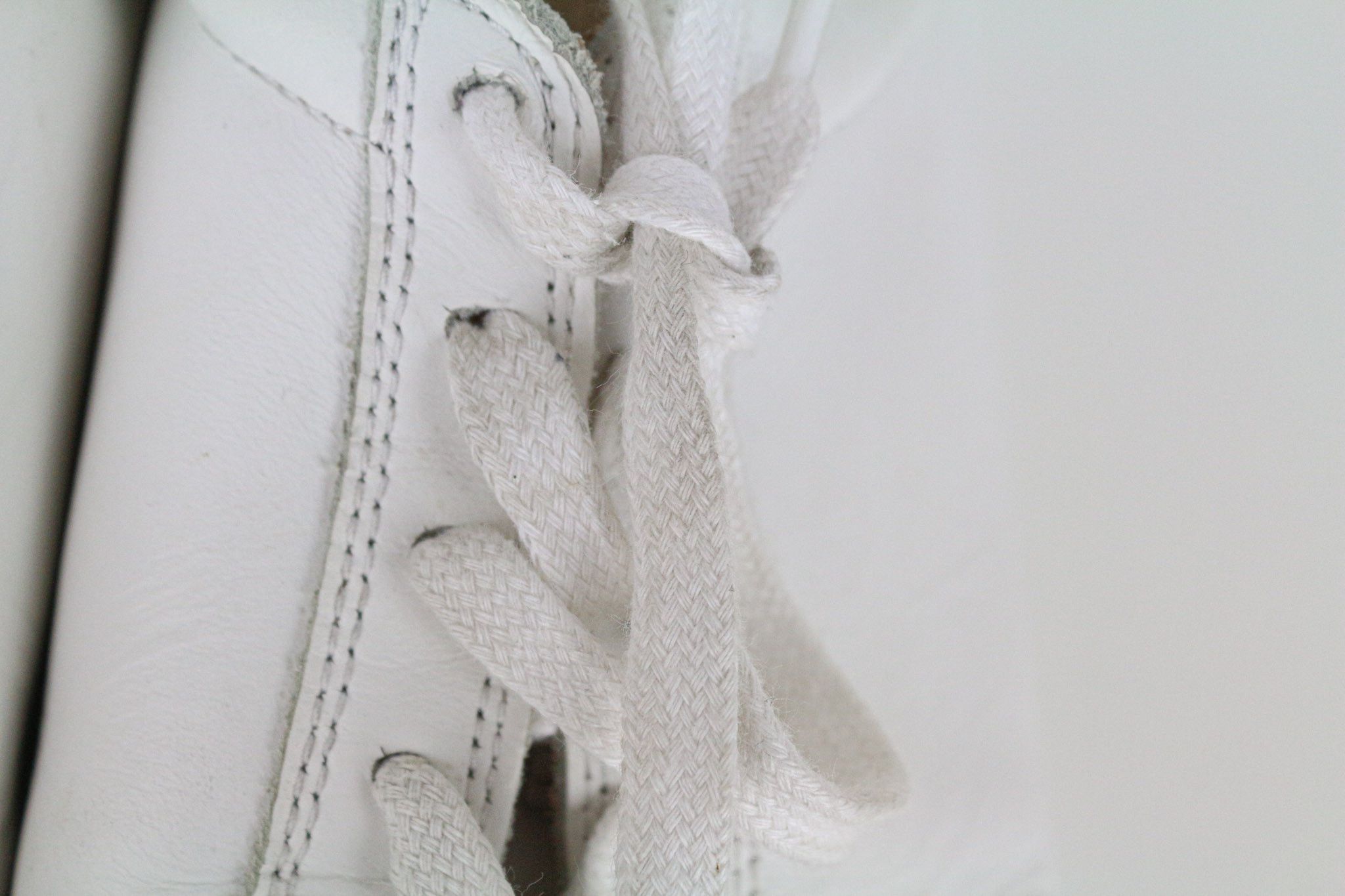 Suitsupply EU42 Solid White Calf Leather Low-Top Sneakers 73517 Size US 9 / EU 42 - 9 Thumbnail