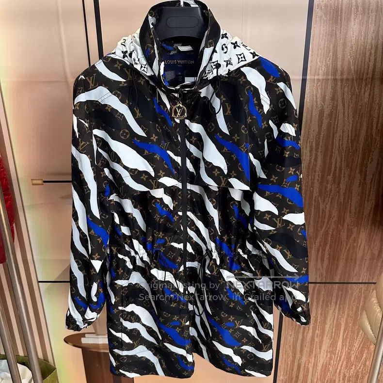 Louis Vuitton Louis Vuitton Full print old flower hooded windbreaker sto Size XS / US 0-2 / IT 36-38 - 1 Thumbnail