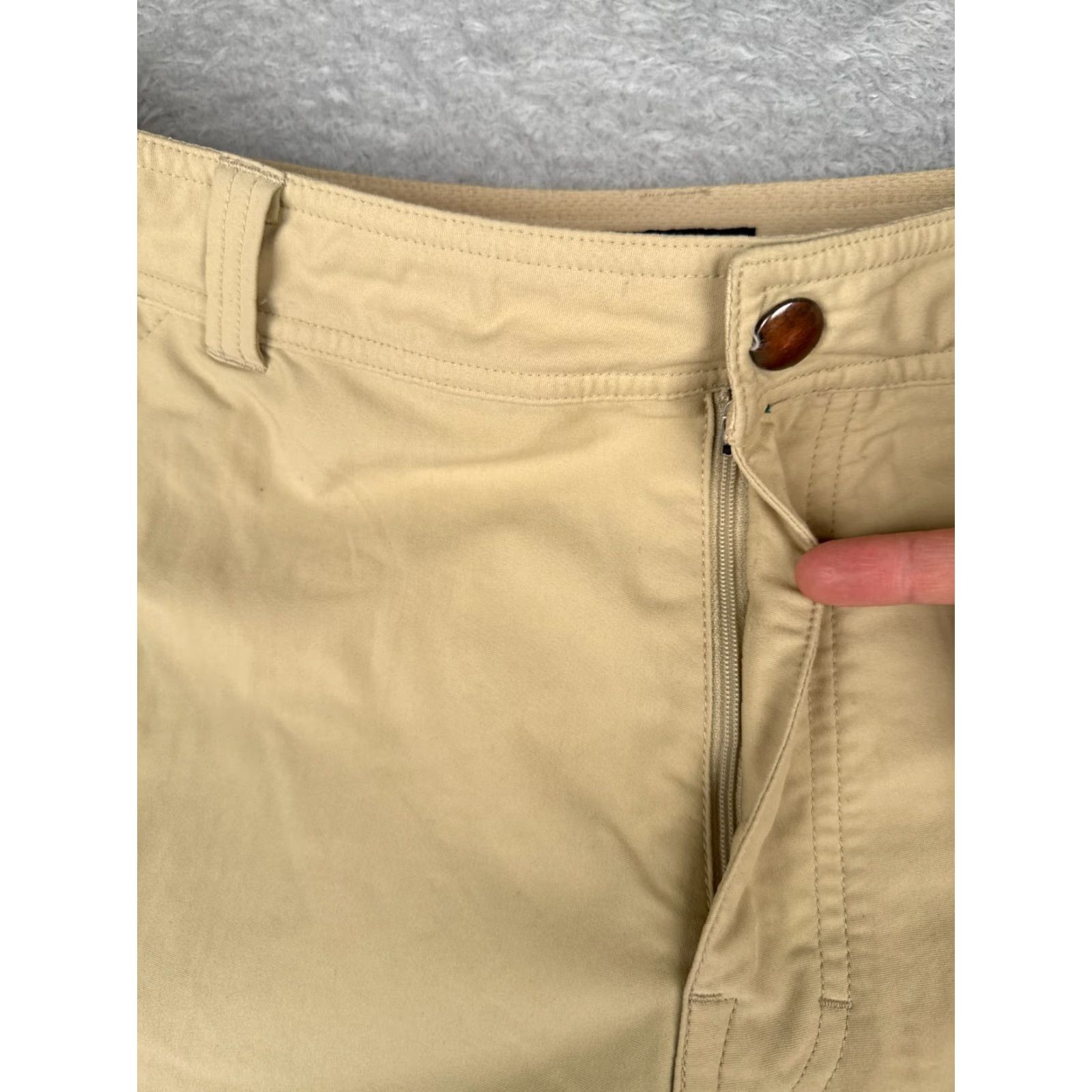 Patagonia VINTAGE Patagonia Shorts Men Beige 38 Poly Cargo Canvas Walk 10 Inseam Casual Zip Pocket 38x10 Mens Beige Patagonia Shorts Size US 38 / EU 54 - 6 Thumbnail